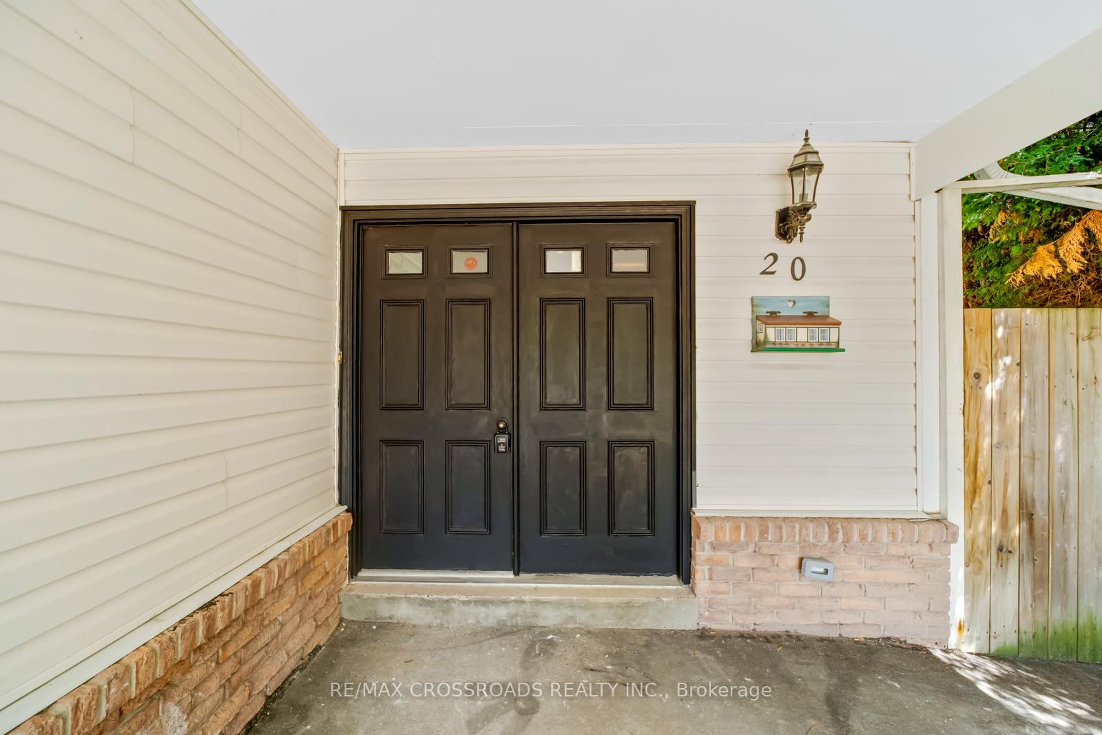 Photo 21 of 20 Deerpark Crescent, Clarington, Bowmanville — HOMEH