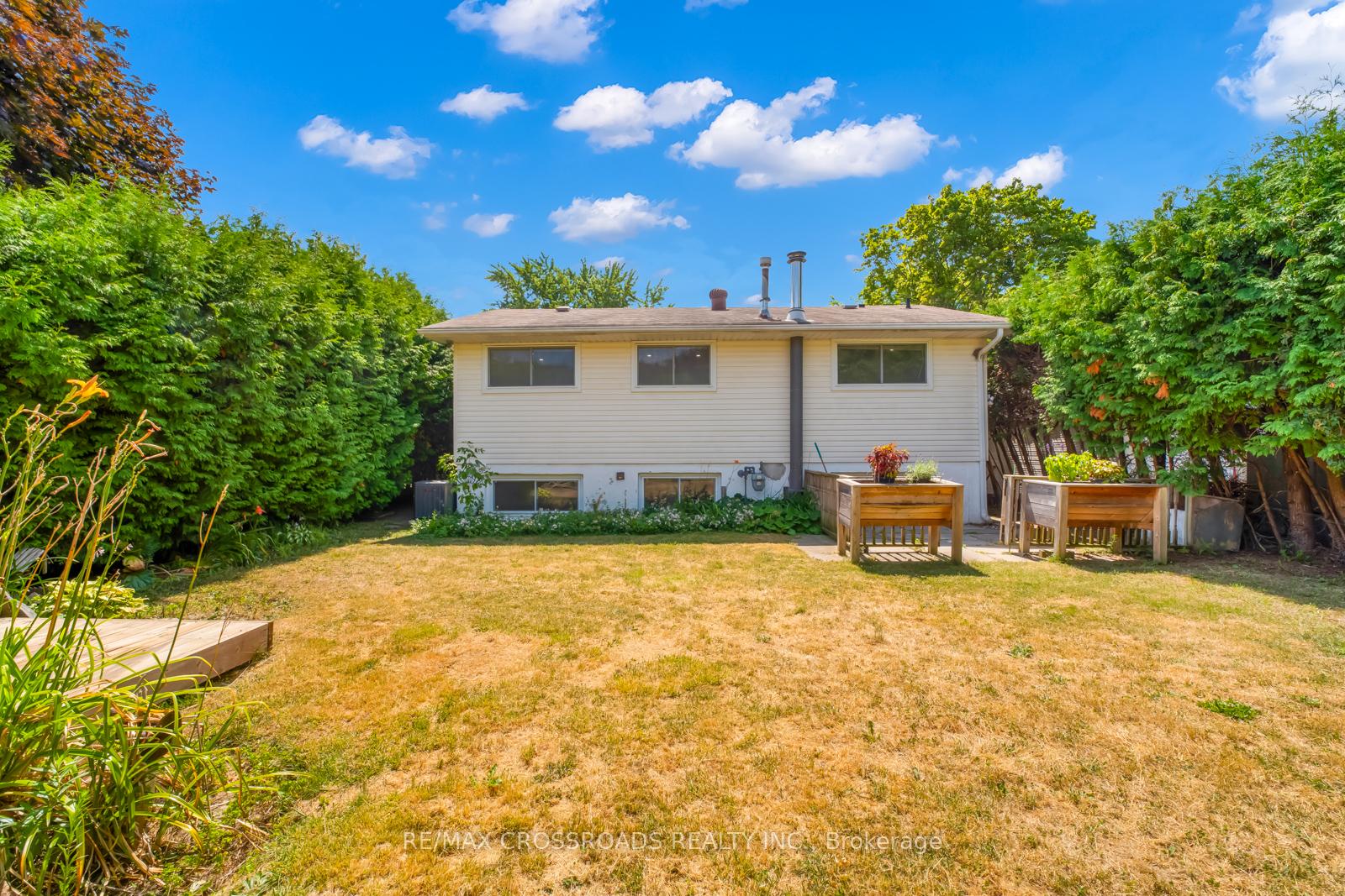 Photo 26 of 20 Deerpark Crescent, Clarington, Bowmanville — HOMEH
