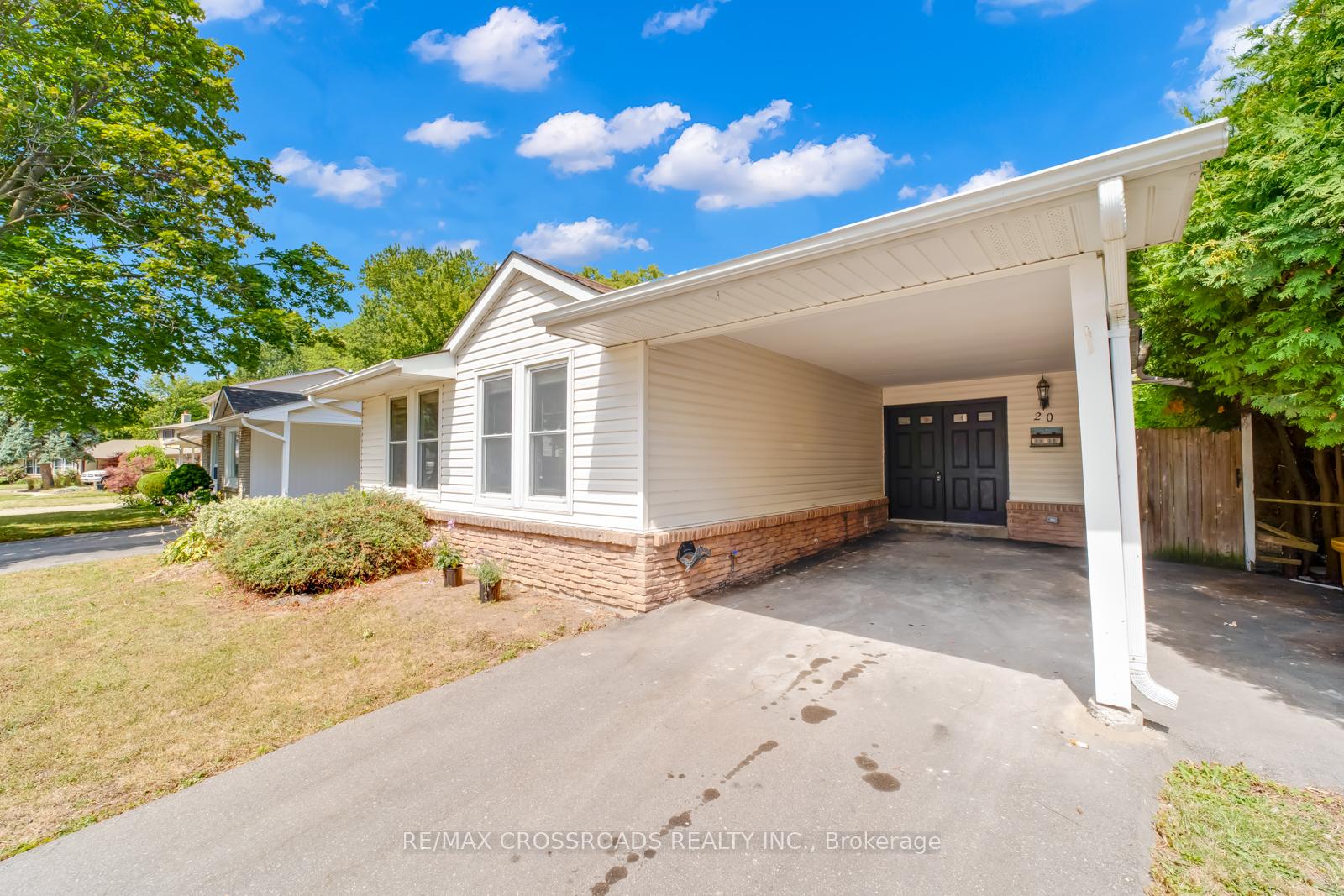 Photo 30 of 20 Deerpark Crescent, Clarington, Bowmanville — HOMEH