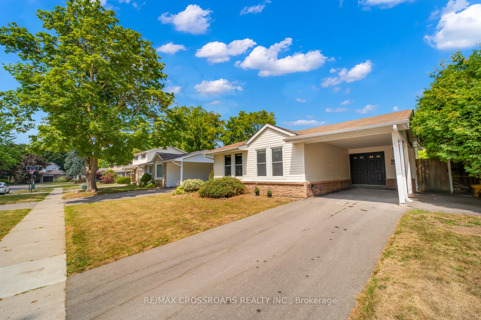 Photo 38 of 20 Deerpark Crescent, Clarington, Bowmanville — HOMEH