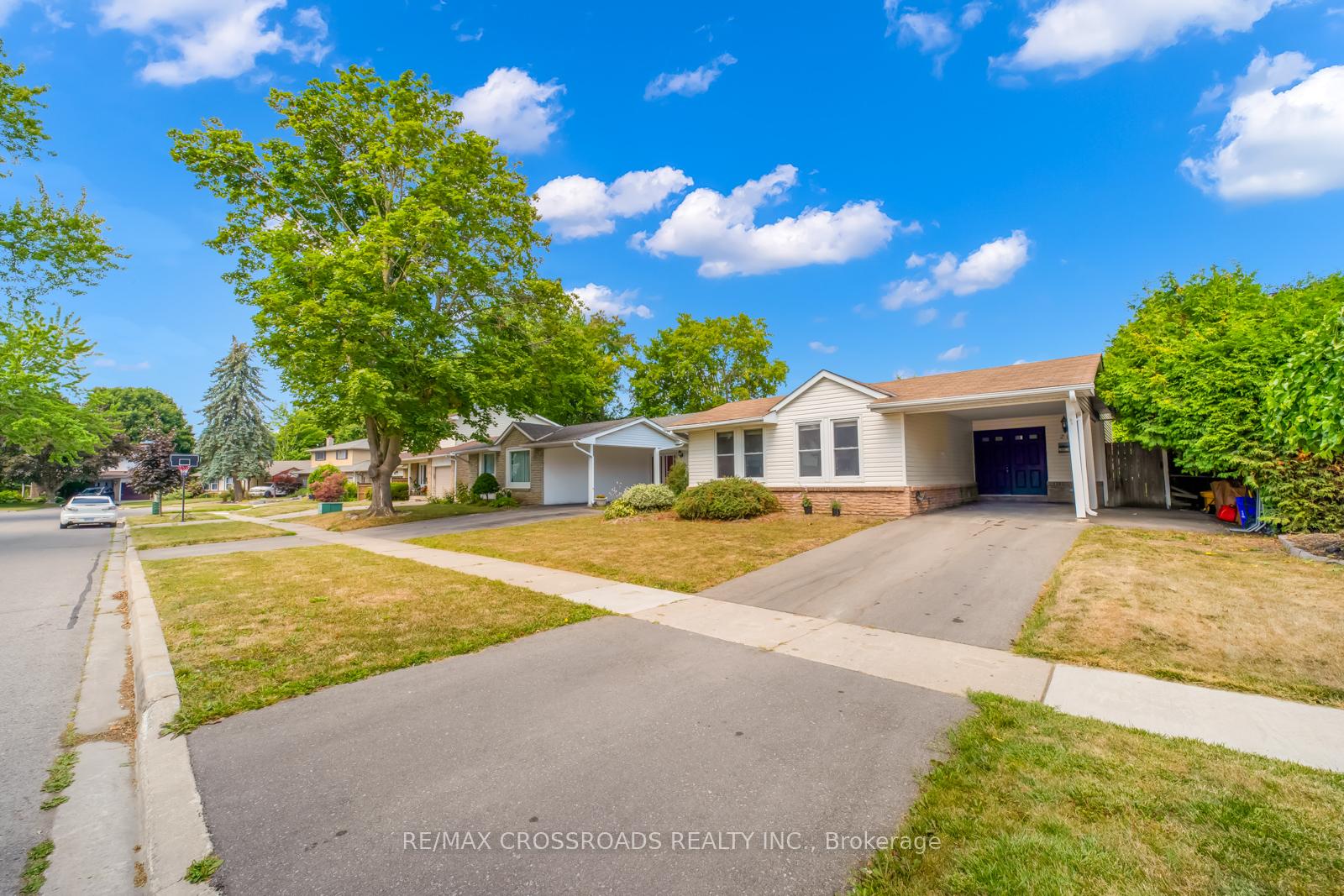 Photo 33 of 20 Deerpark Crescent, Clarington, Bowmanville — HOMEH