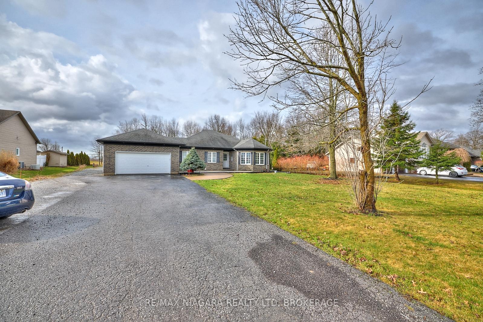 Photo 5 of 637 Carl Road, Welland, Cooks Mills — HOMEH