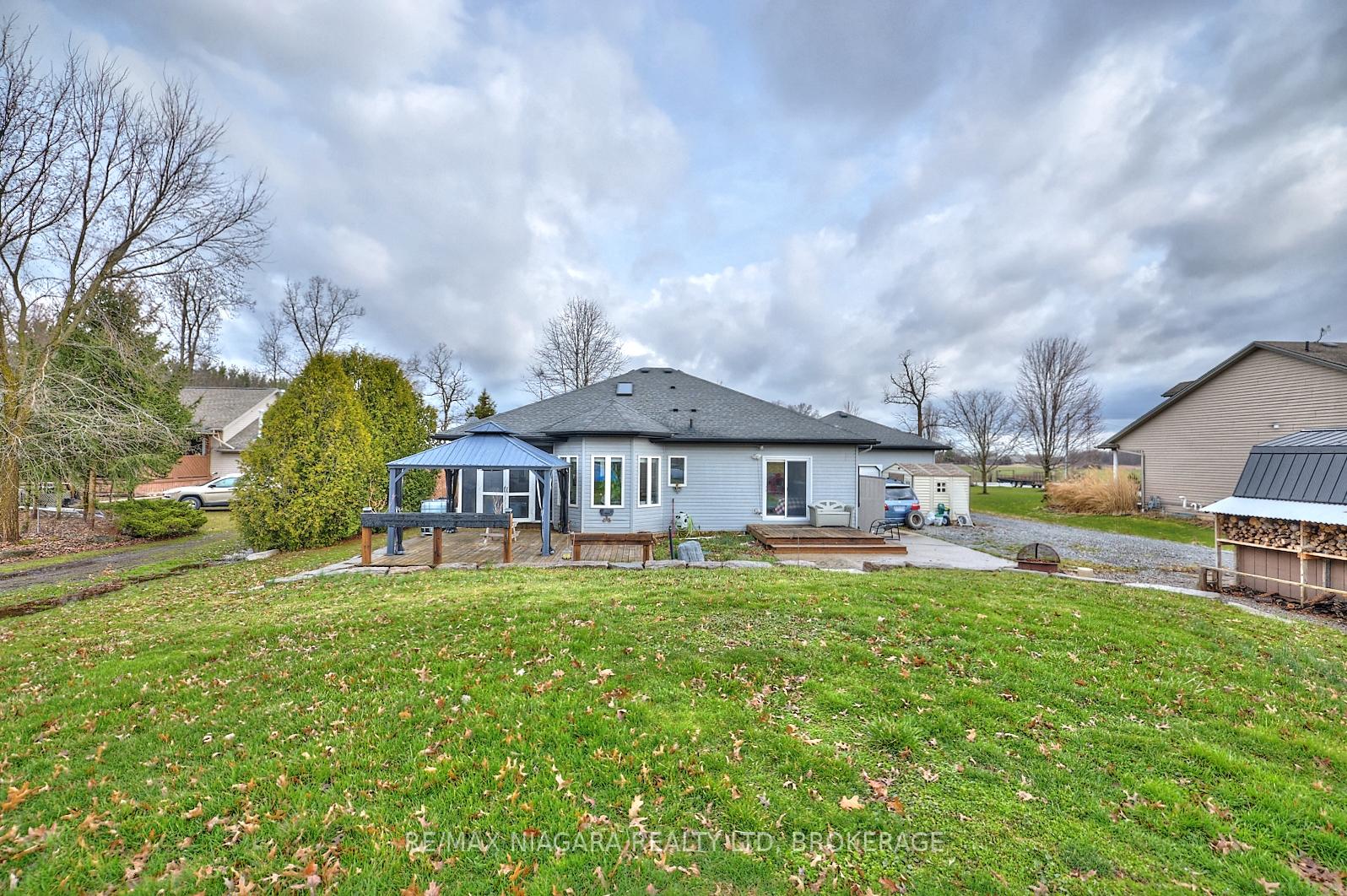 Photo 17 of 637 Carl Road, Welland, Cooks Mills — HOMEH