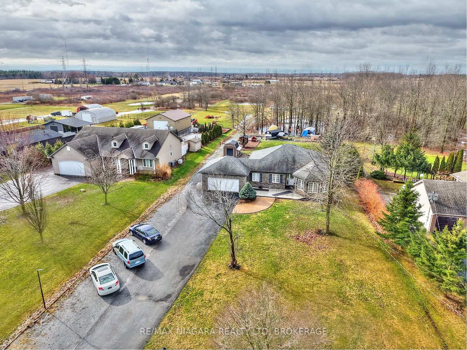 Photo 27 of 637 Carl Road, Welland, Cooks Mills — HOMEH