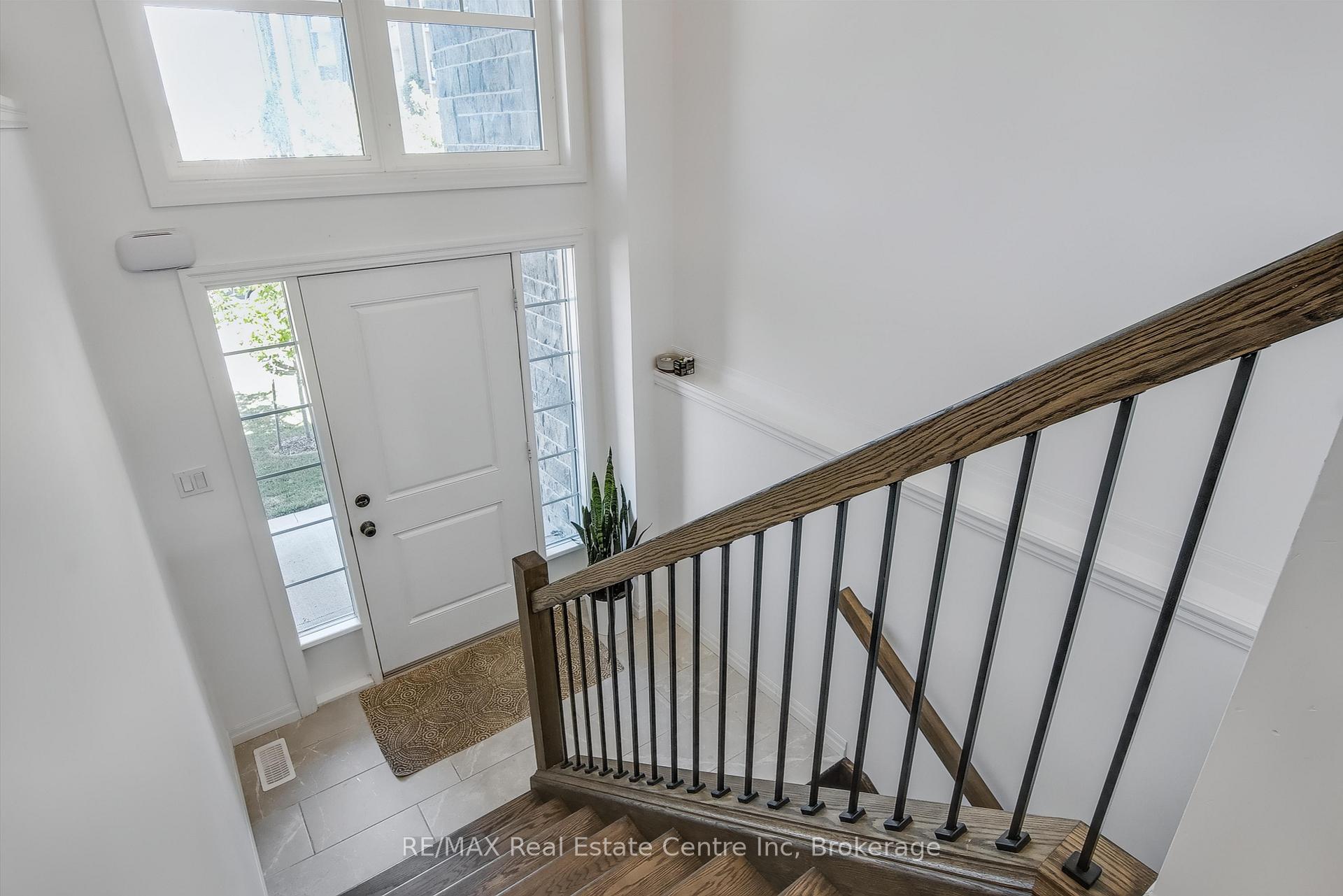 Photo 3 of 14 Kay Crescent, Guelph, Pineridge/Westminster Woods — HOMEH