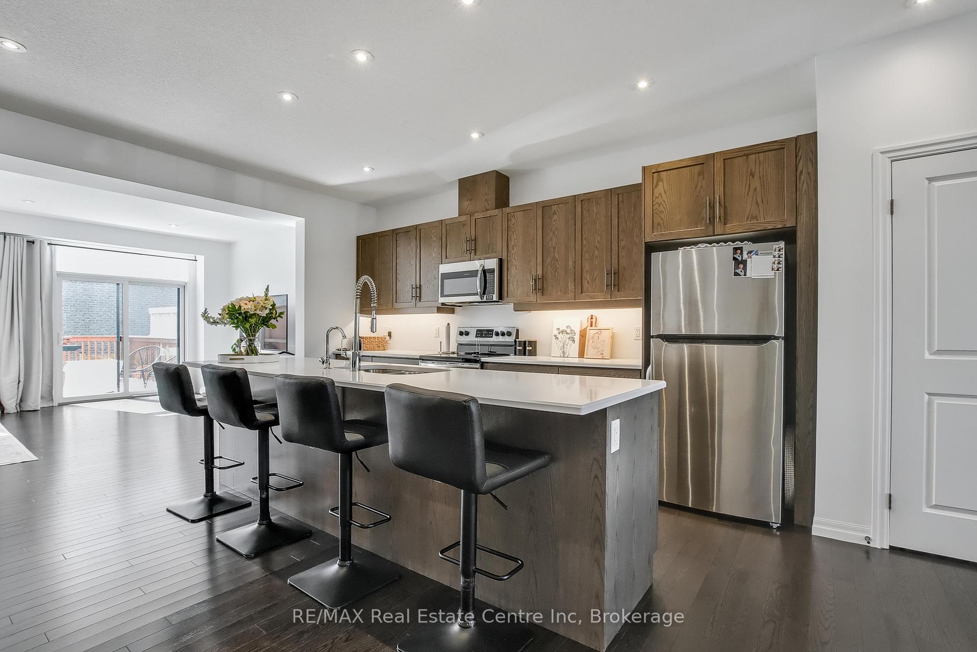 Photo 5 of 14 Kay Crescent, Guelph, Pineridge/Westminster Woods — HOMEH