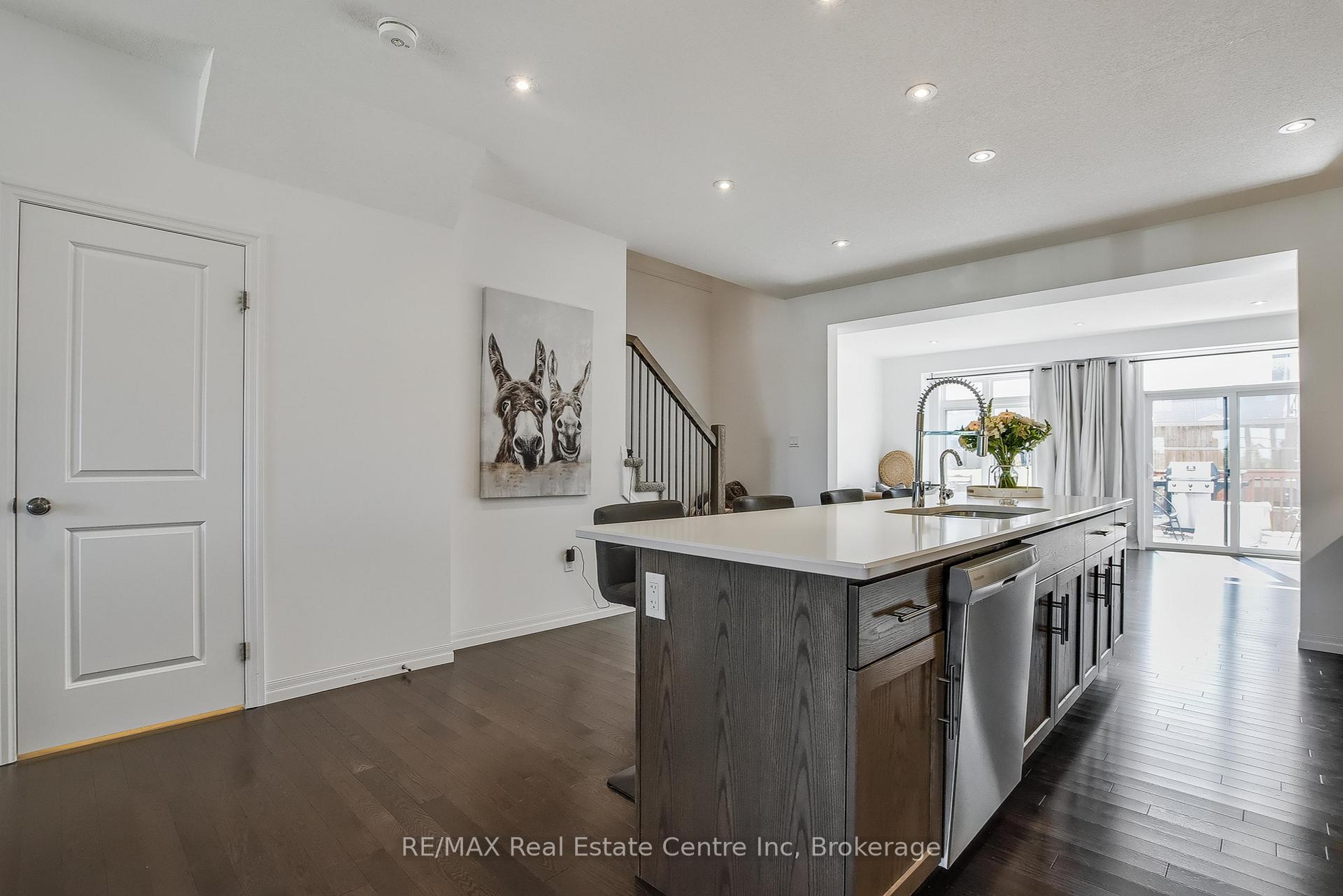 Photo 8 of 14 Kay Crescent, Guelph, Pineridge/Westminster Woods — HOMEH