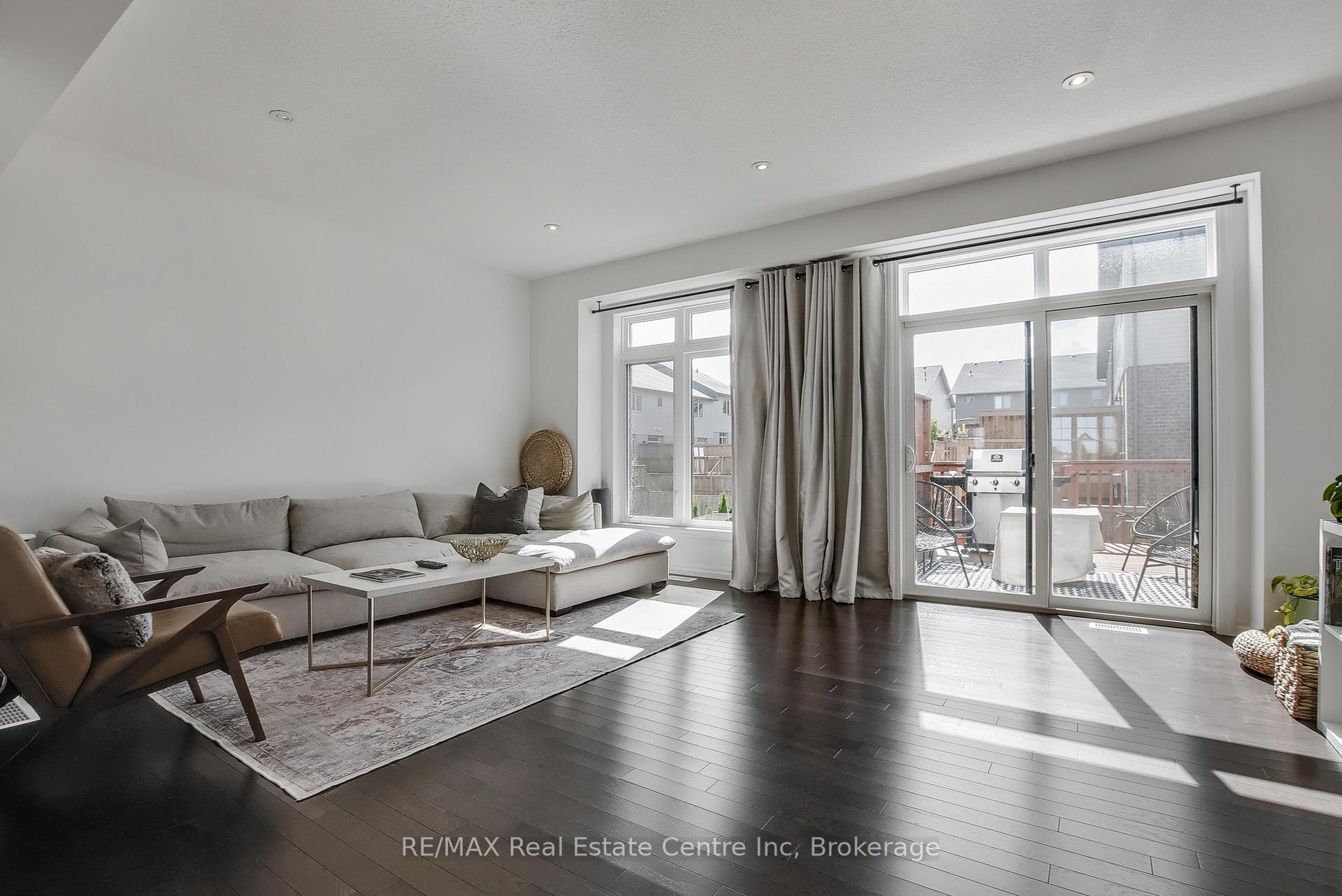 Photo 9 of 14 Kay Crescent, Guelph, Pineridge/Westminster Woods — HOMEH