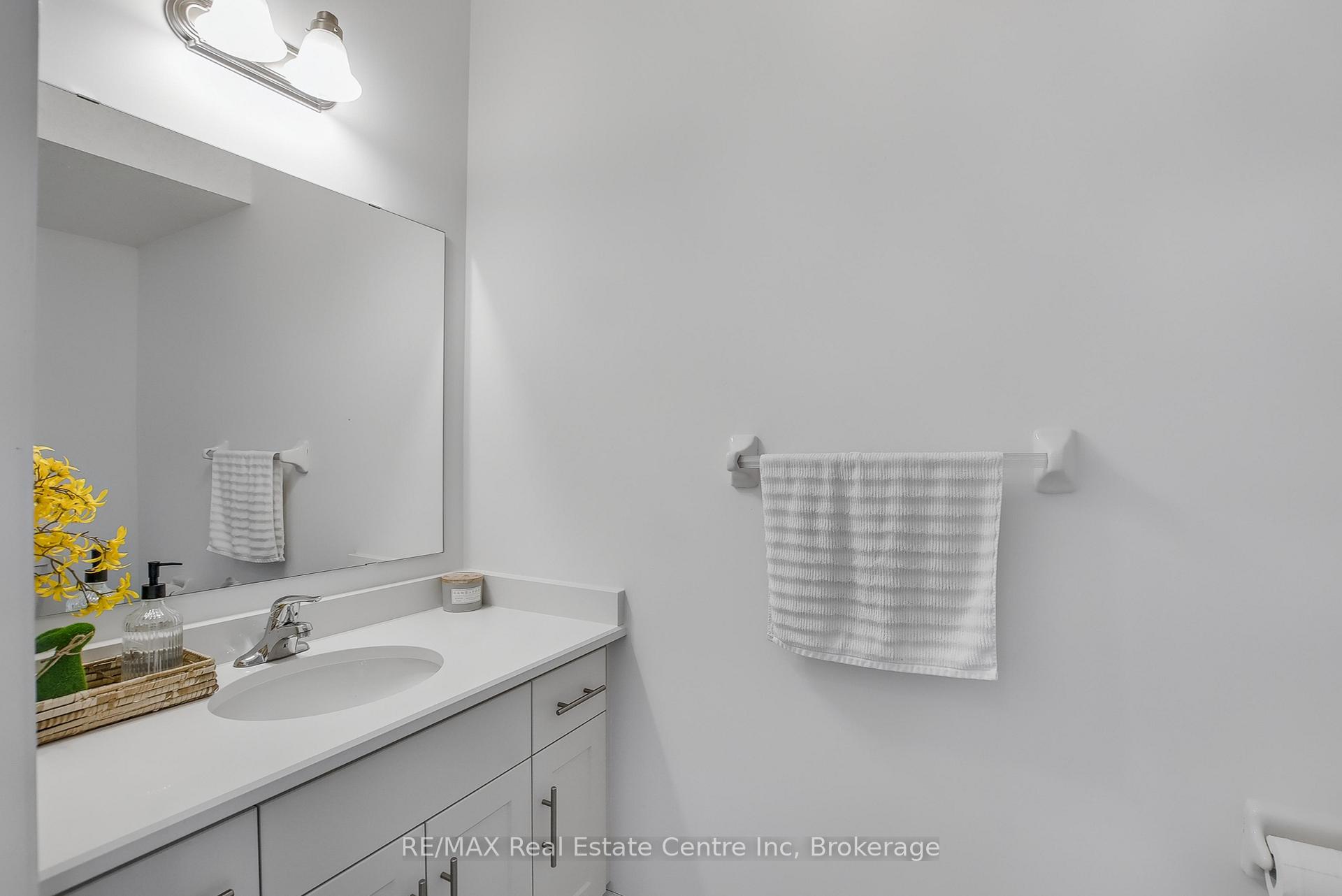 Photo 13 of 14 Kay Crescent, Guelph, Pineridge/Westminster Woods — HOMEH