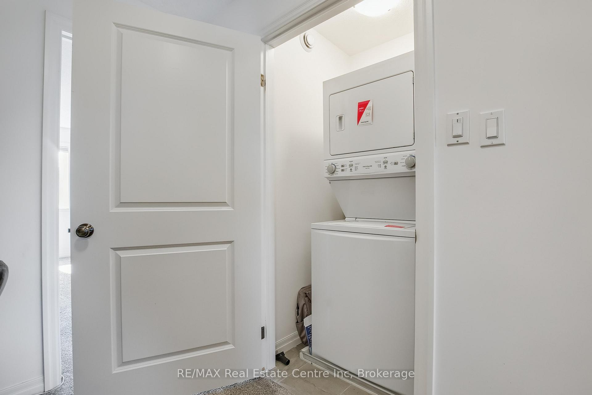 Photo 15 of 14 Kay Crescent, Guelph, Pineridge/Westminster Woods — HOMEH