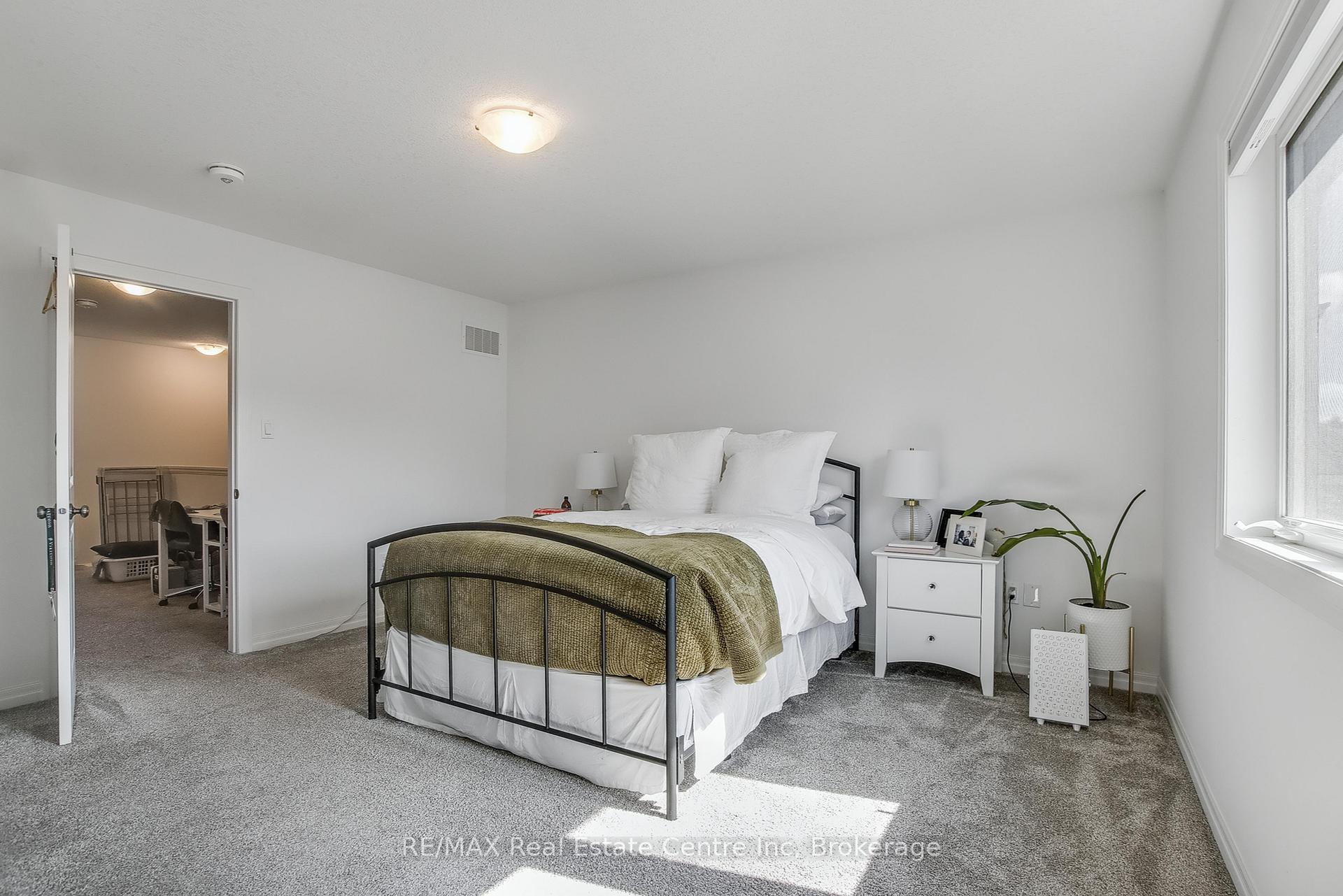 Photo 19 of 14 Kay Crescent, Guelph, Pineridge/Westminster Woods — HOMEH