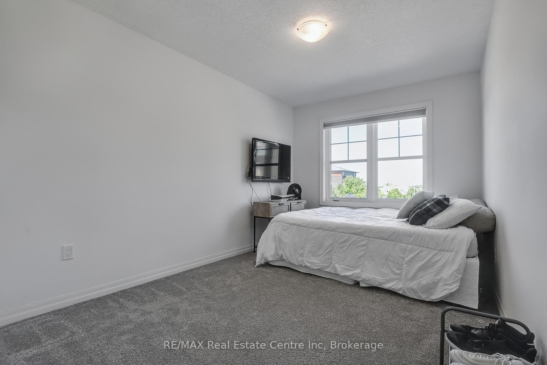 Photo 23 of 14 Kay Crescent, Guelph, Pineridge/Westminster Woods — HOMEH