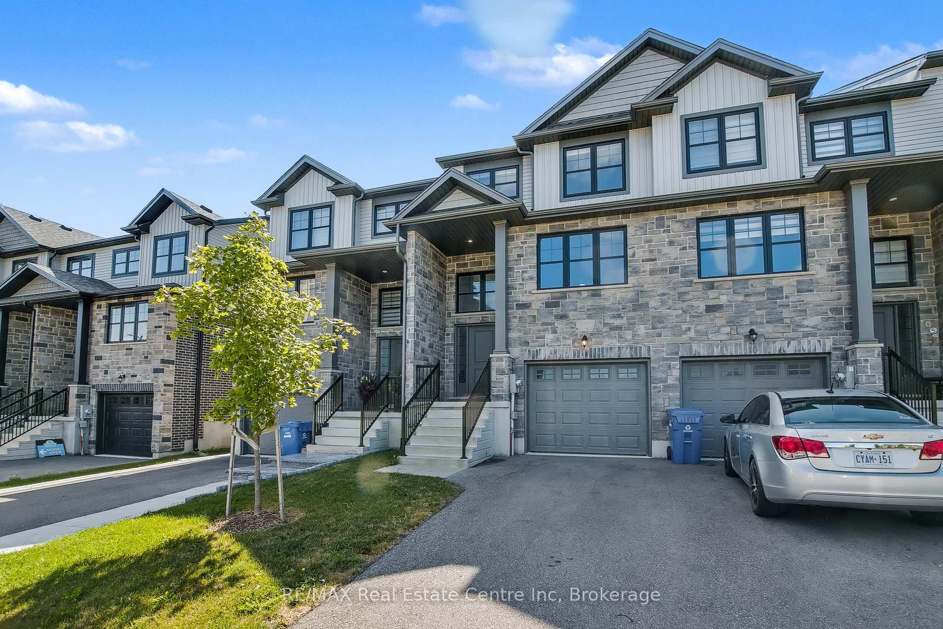 Photo 31 of 14 Kay Crescent, Guelph, Pineridge/Westminster Woods — HOMEH