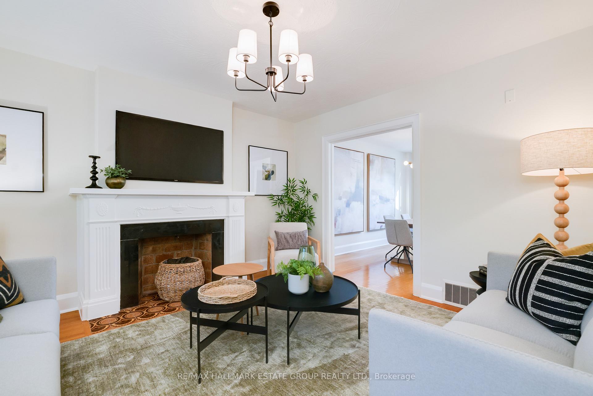 Photo 2 of 61 Springdale Boulevard, Toronto, Danforth Village-East York — HOMEH