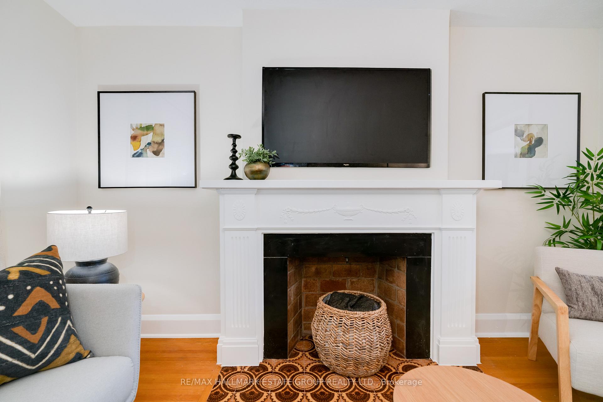 Photo 10 of 61 Springdale Boulevard, Toronto, Danforth Village-East York — HOMEH