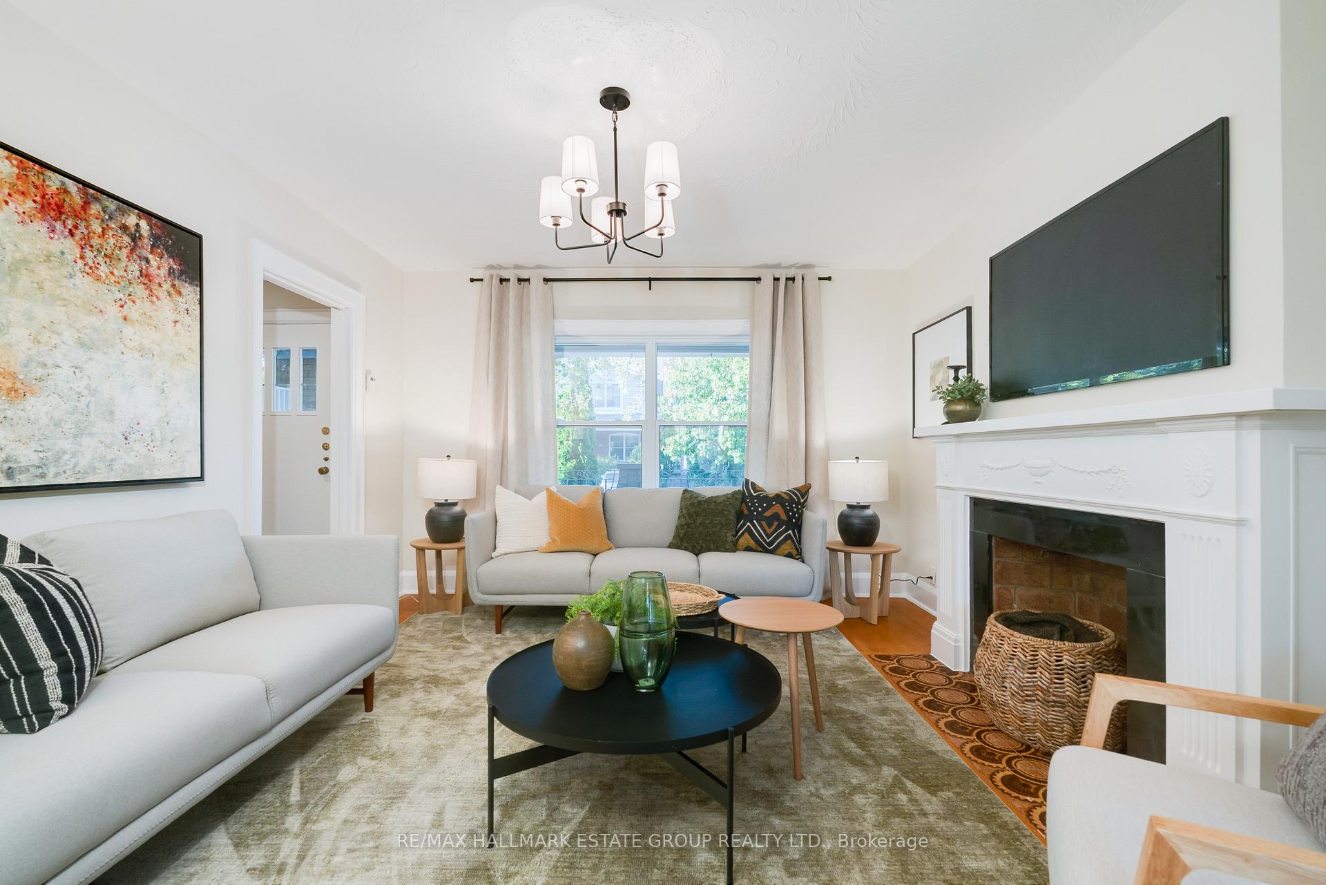 Photo 11 of 61 Springdale Boulevard, Toronto, Danforth Village-East York — HOMEH