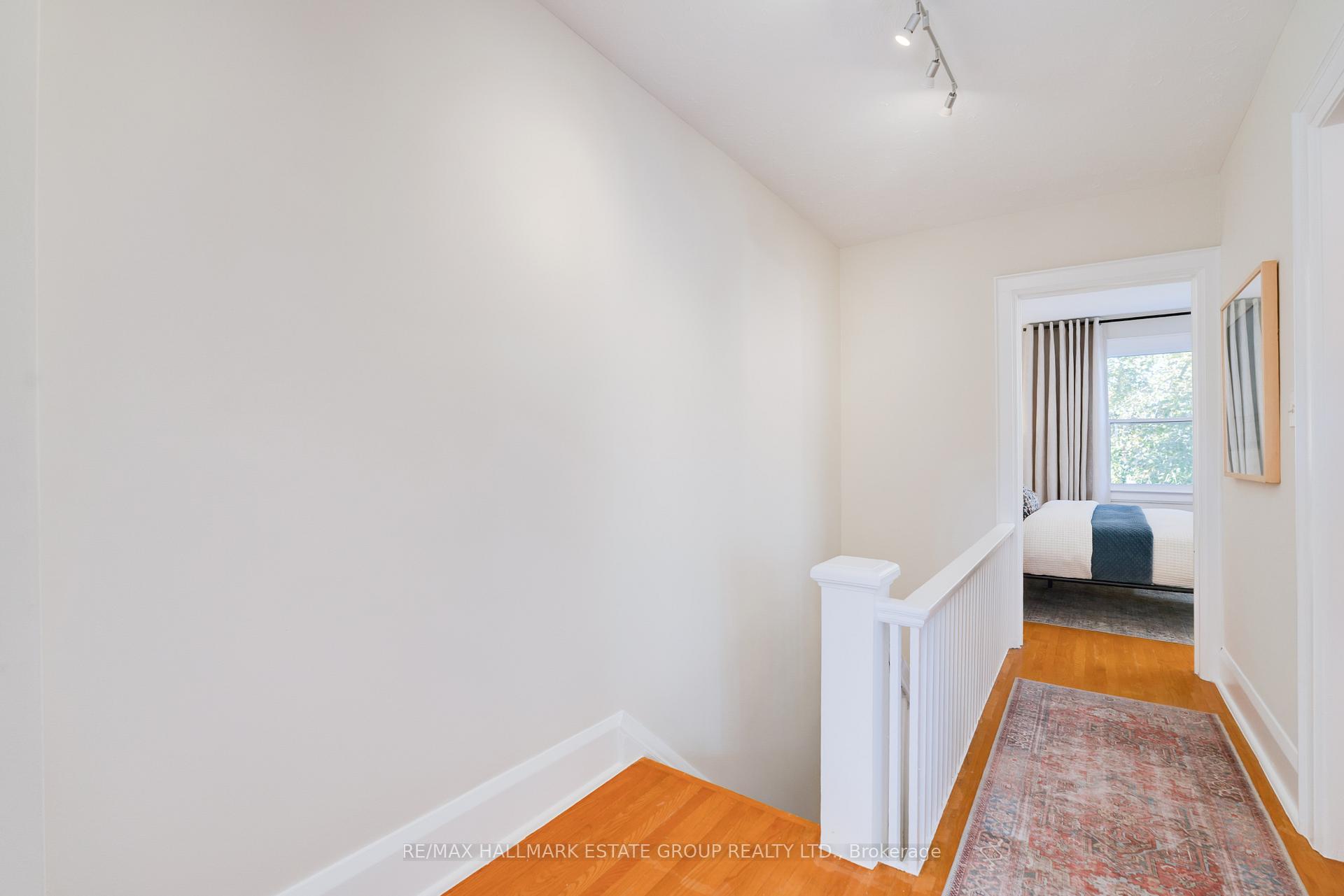 Photo 5 of 61 Springdale Boulevard, Toronto, Danforth Village-East York — HOMEH