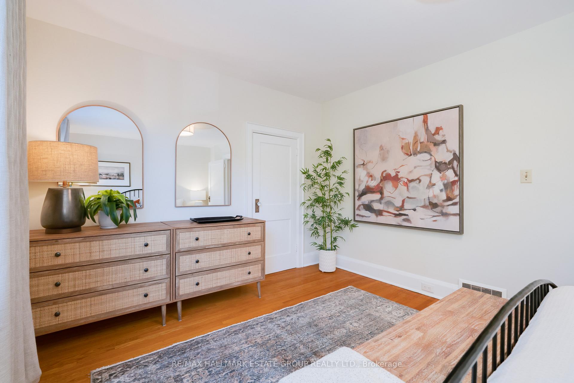 Photo 17 of 61 Springdale Boulevard, Toronto, Danforth Village-East York — HOMEH