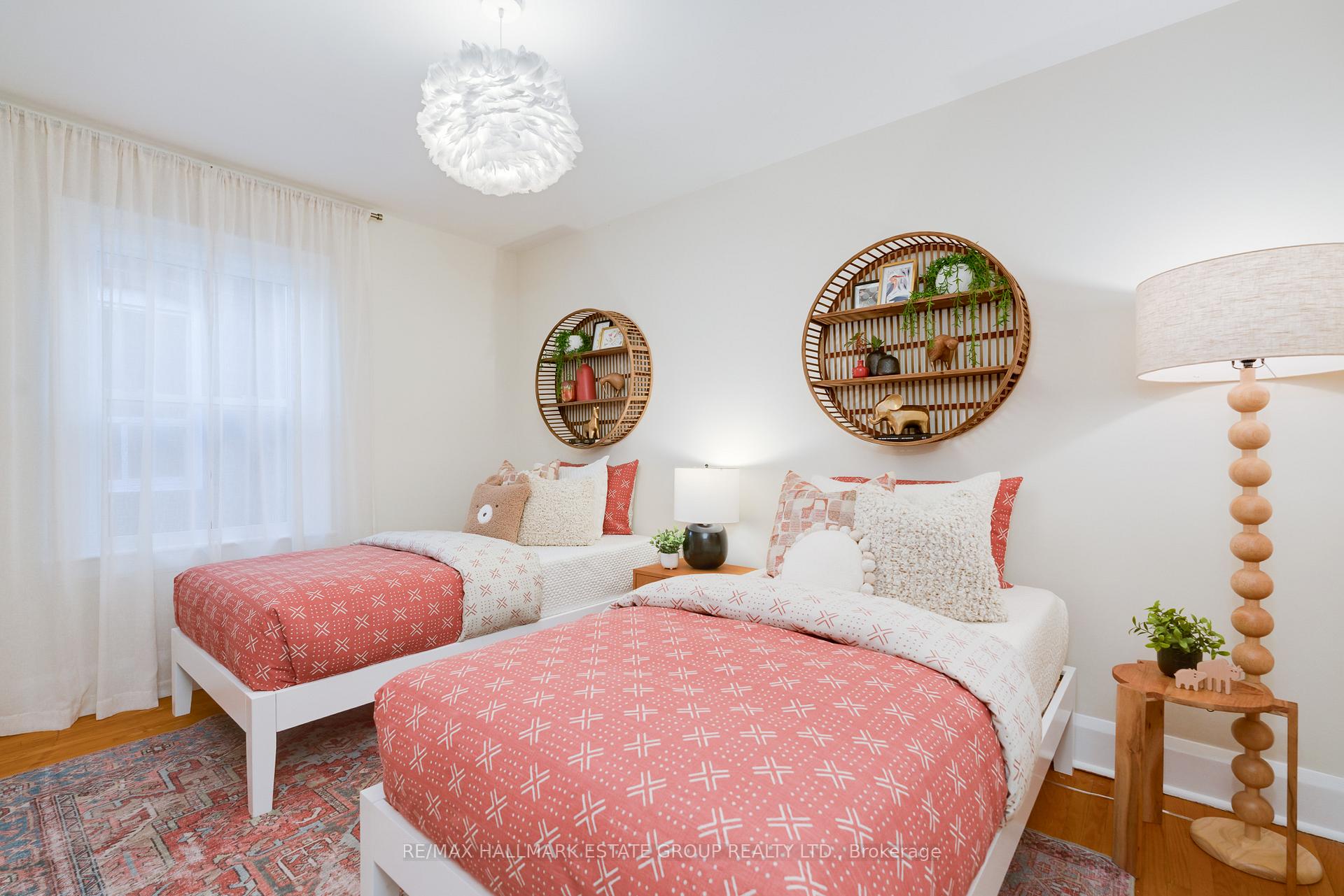 Photo 13 of 61 Springdale Boulevard, Toronto, Danforth Village-East York — HOMEH