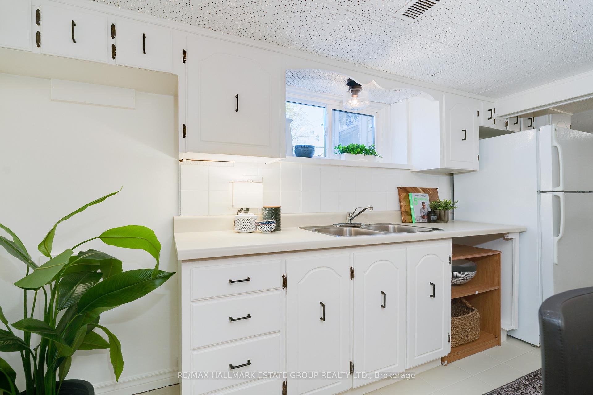 Photo 32 of 61 Springdale Boulevard, Toronto, Danforth Village-East York — HOMEH