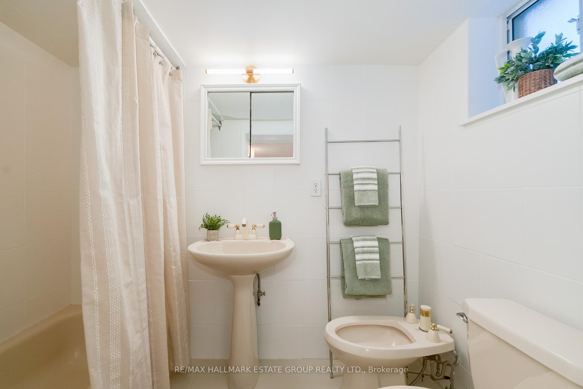 Photo 34 of 61 Springdale Boulevard, Toronto, Danforth Village-East York — HOMEH
