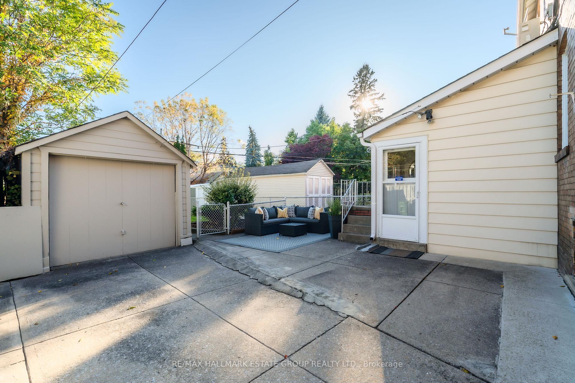 Photo 39 of 61 Springdale Boulevard, Toronto, Danforth Village-East York — HOMEH