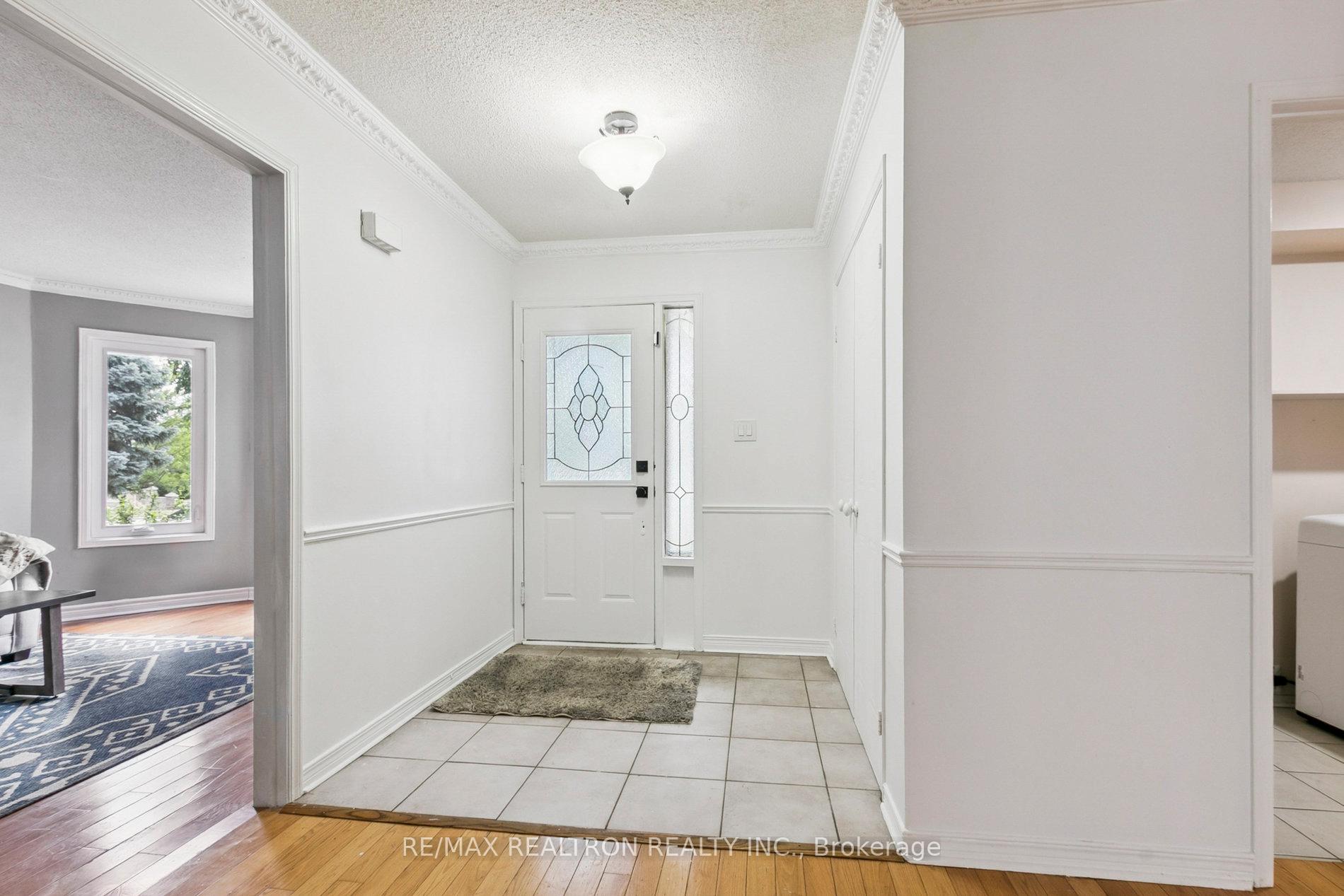 Photo 4 of 582 Strouds Lane, Pickering, Amberlea — HOMEH