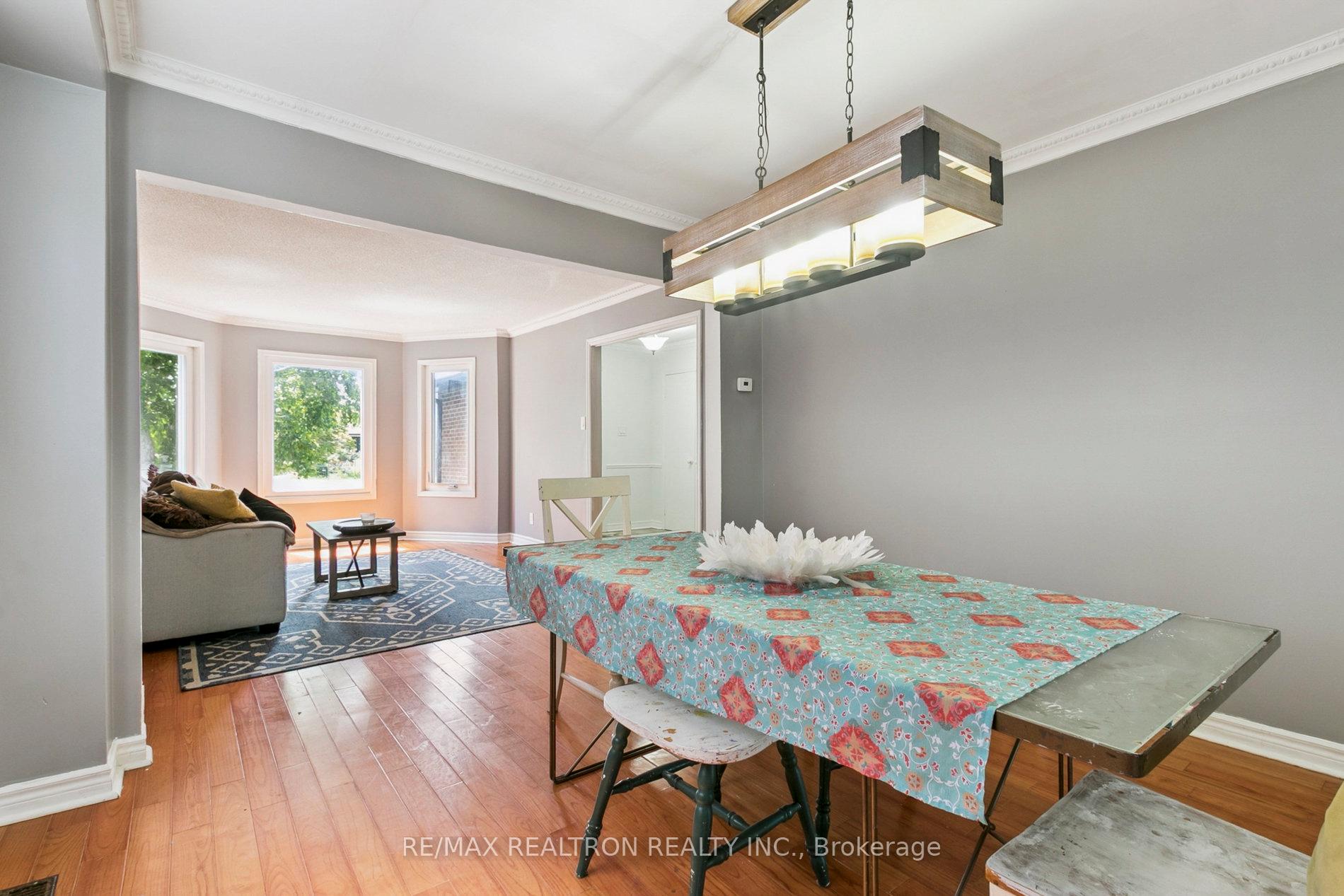 Photo 8 of 582 Strouds Lane, Pickering, Amberlea — HOMEH