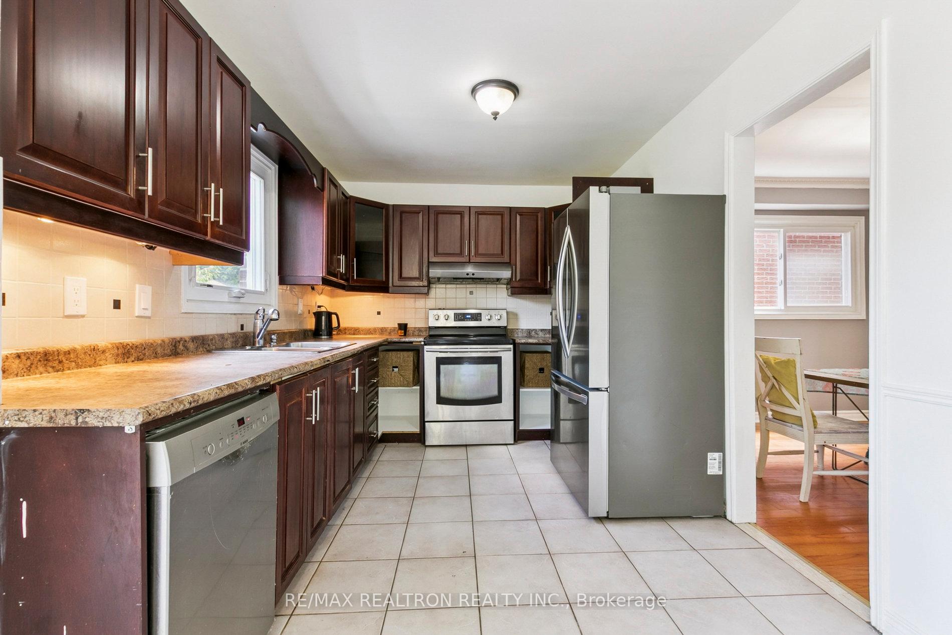 Photo 9 of 582 Strouds Lane, Pickering, Amberlea — HOMEH