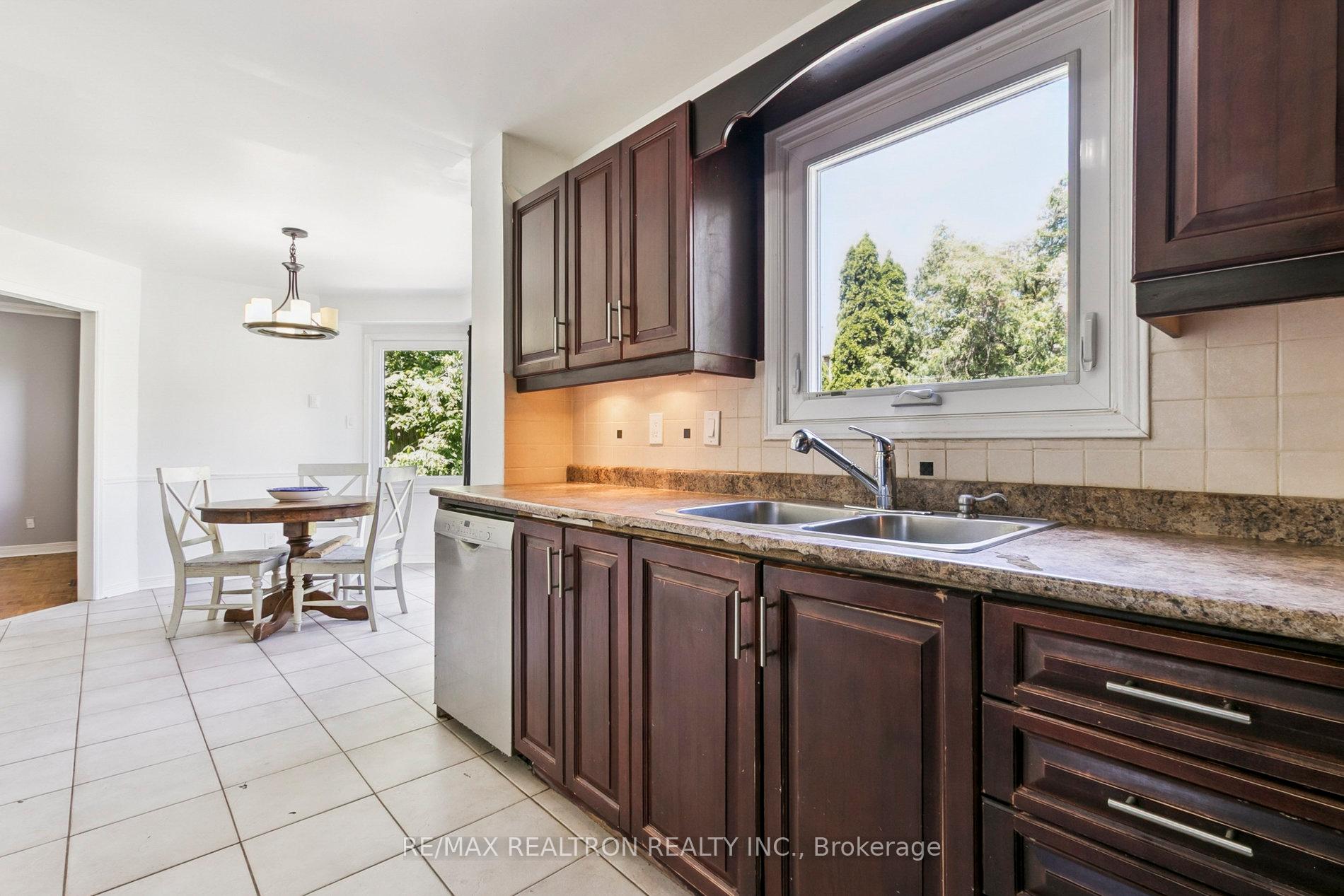 Photo 19 of 582 Strouds Lane, Pickering, Amberlea — HOMEH