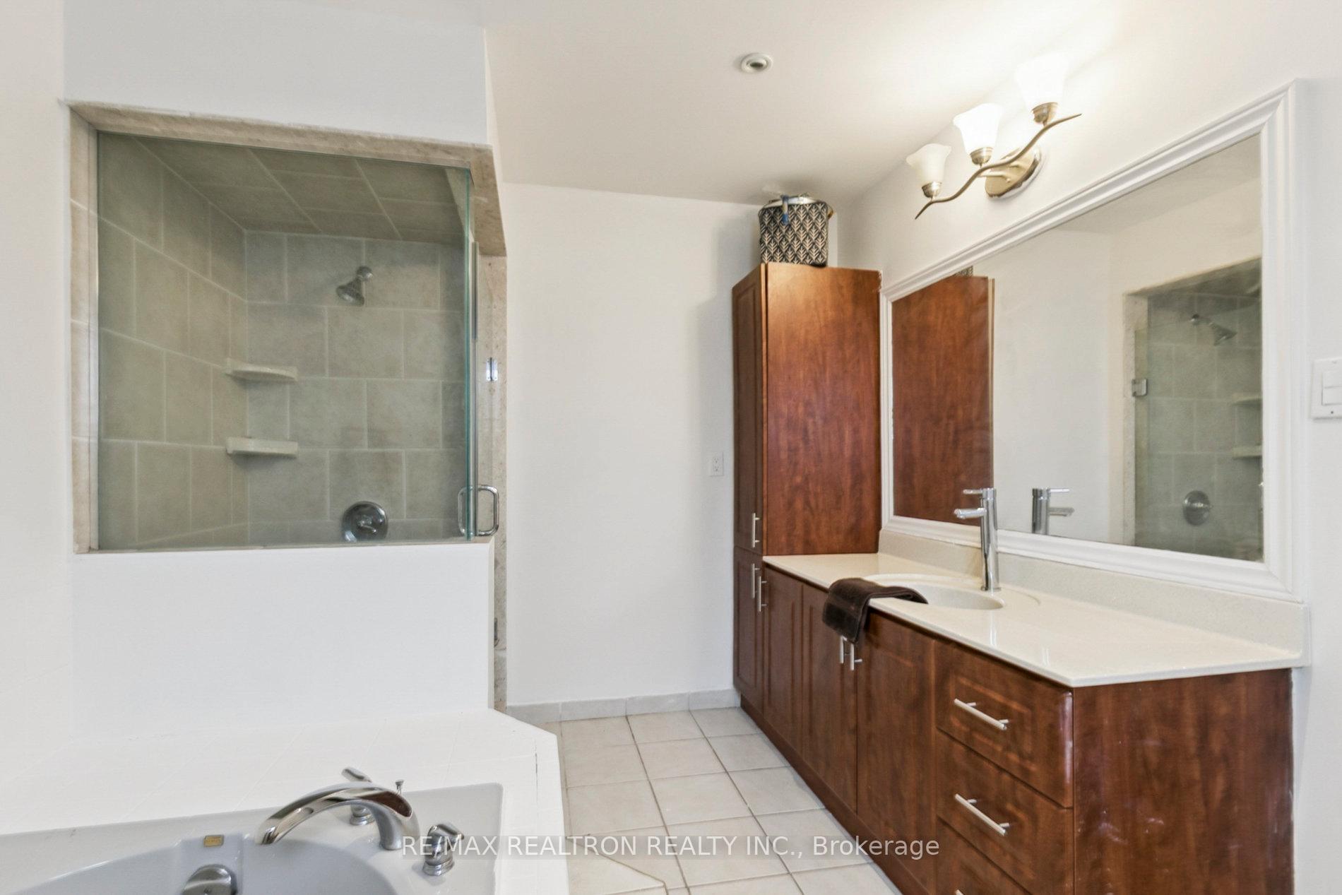 Photo 13 of 582 Strouds Lane, Pickering, Amberlea — HOMEH