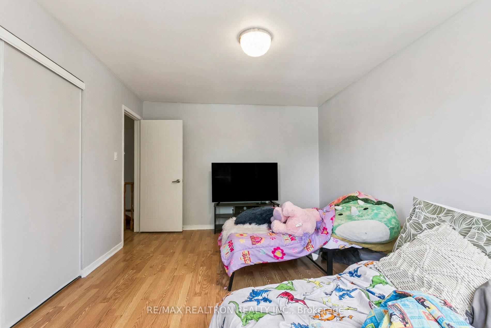 Photo 30 of 582 Strouds Lane, Pickering, Amberlea — HOMEH