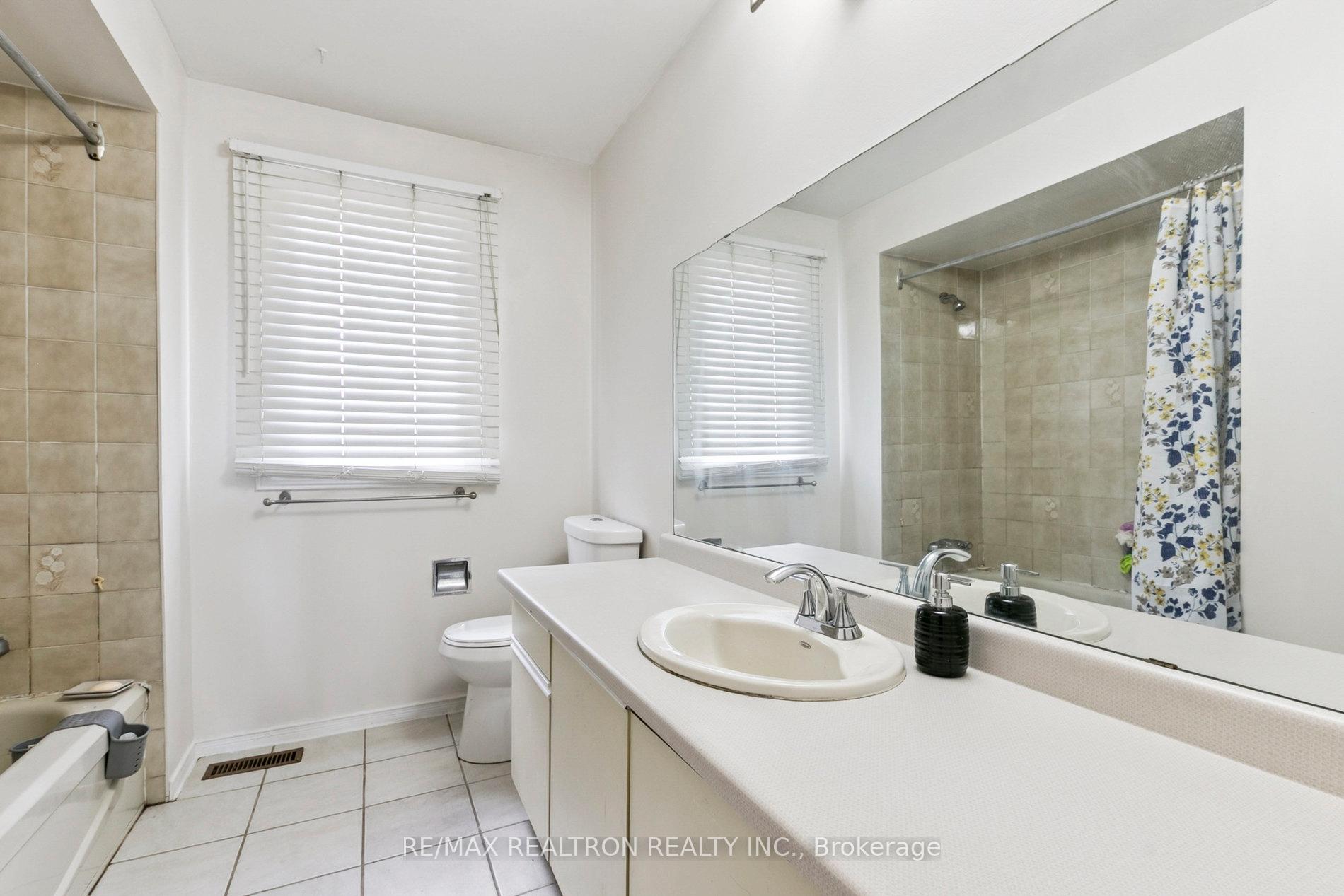 Photo 12 of 582 Strouds Lane, Pickering, Amberlea — HOMEH