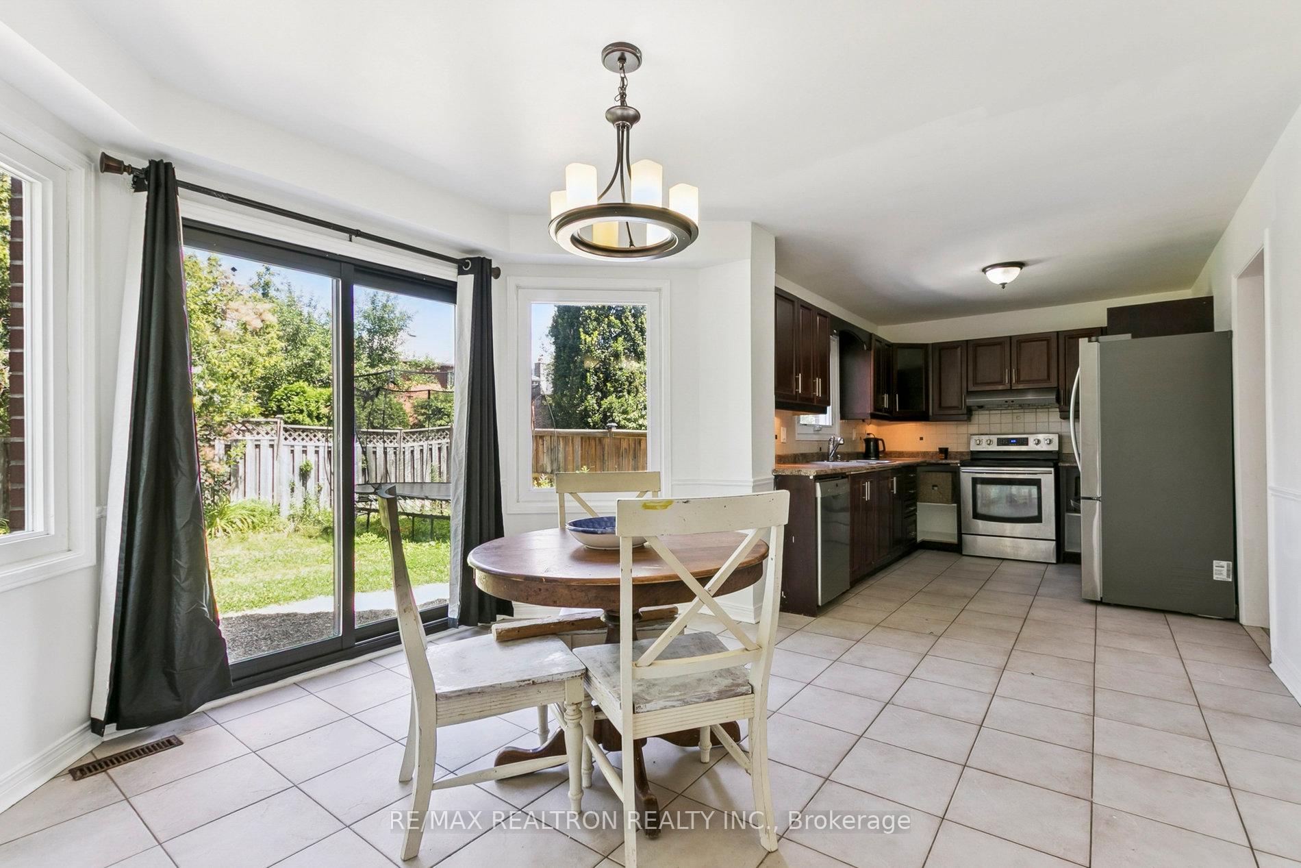 Photo 17 of 582 Strouds Lane, Pickering, Amberlea — HOMEH