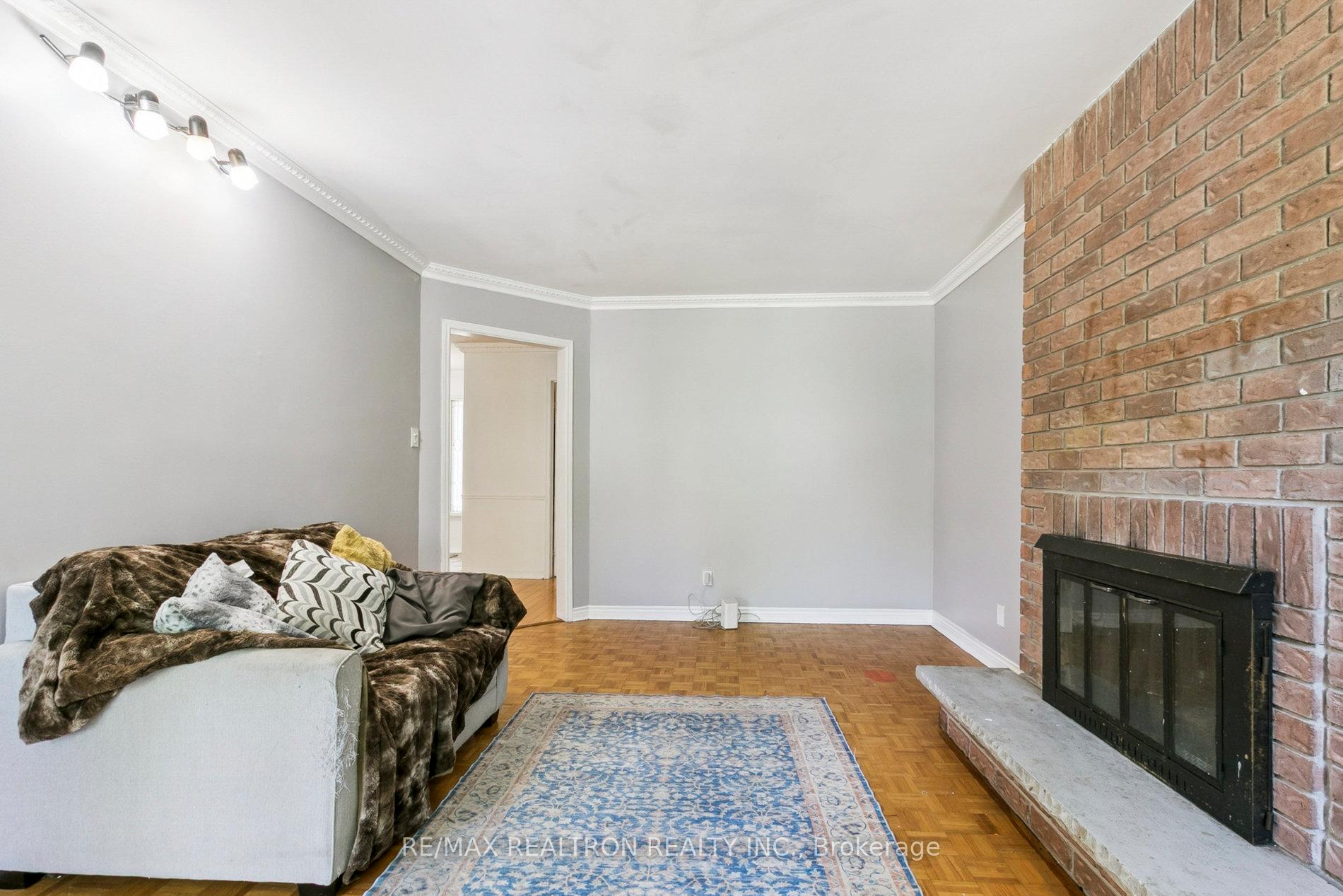 Photo 16 of 582 Strouds Lane, Pickering, Amberlea — HOMEH