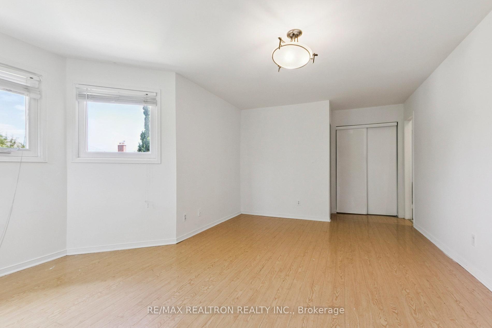 Photo 23 of 582 Strouds Lane, Pickering, Amberlea — HOMEH