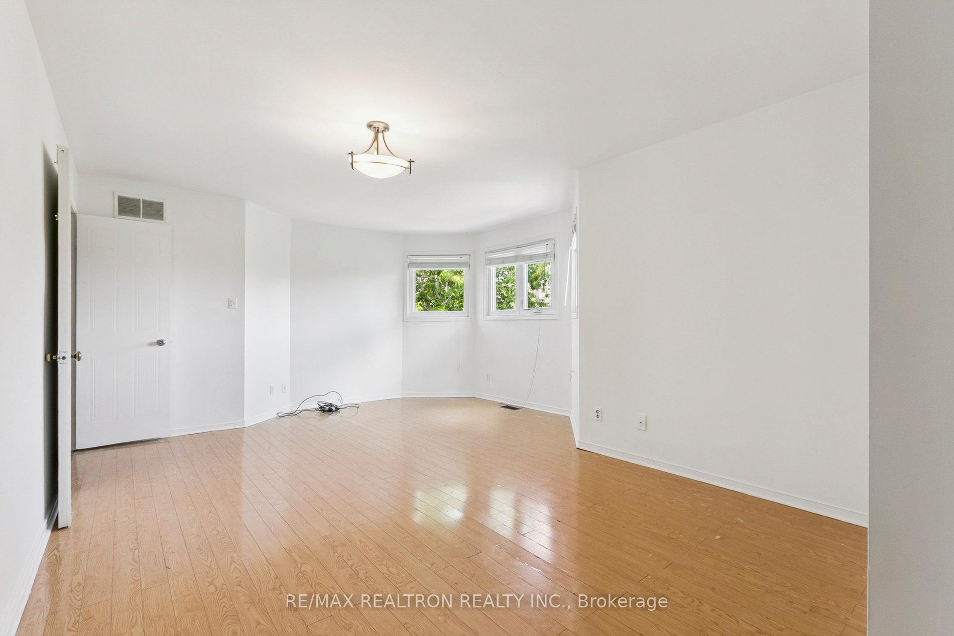 Photo 27 of 582 Strouds Lane, Pickering, Amberlea — HOMEH