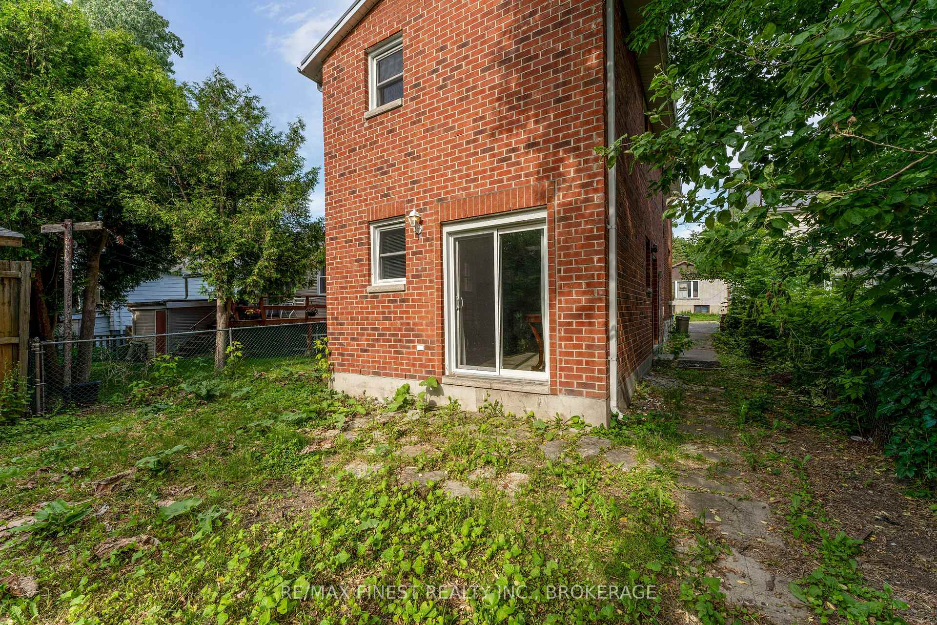 Photo 42 of 34 Main Street, Kingston, East of Sir John A. Blvd — HOMEH