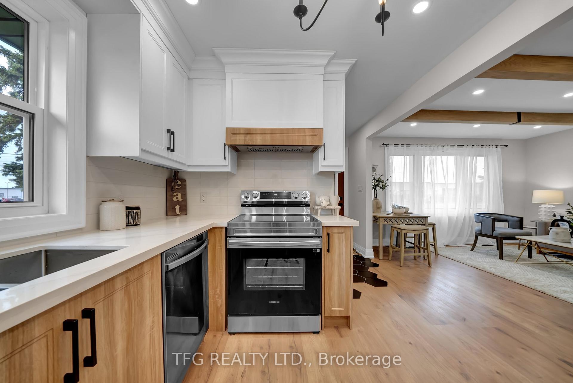 Photo 3 of 571 Stevenson Road N, Oshawa, McLaughlin — HOMEH