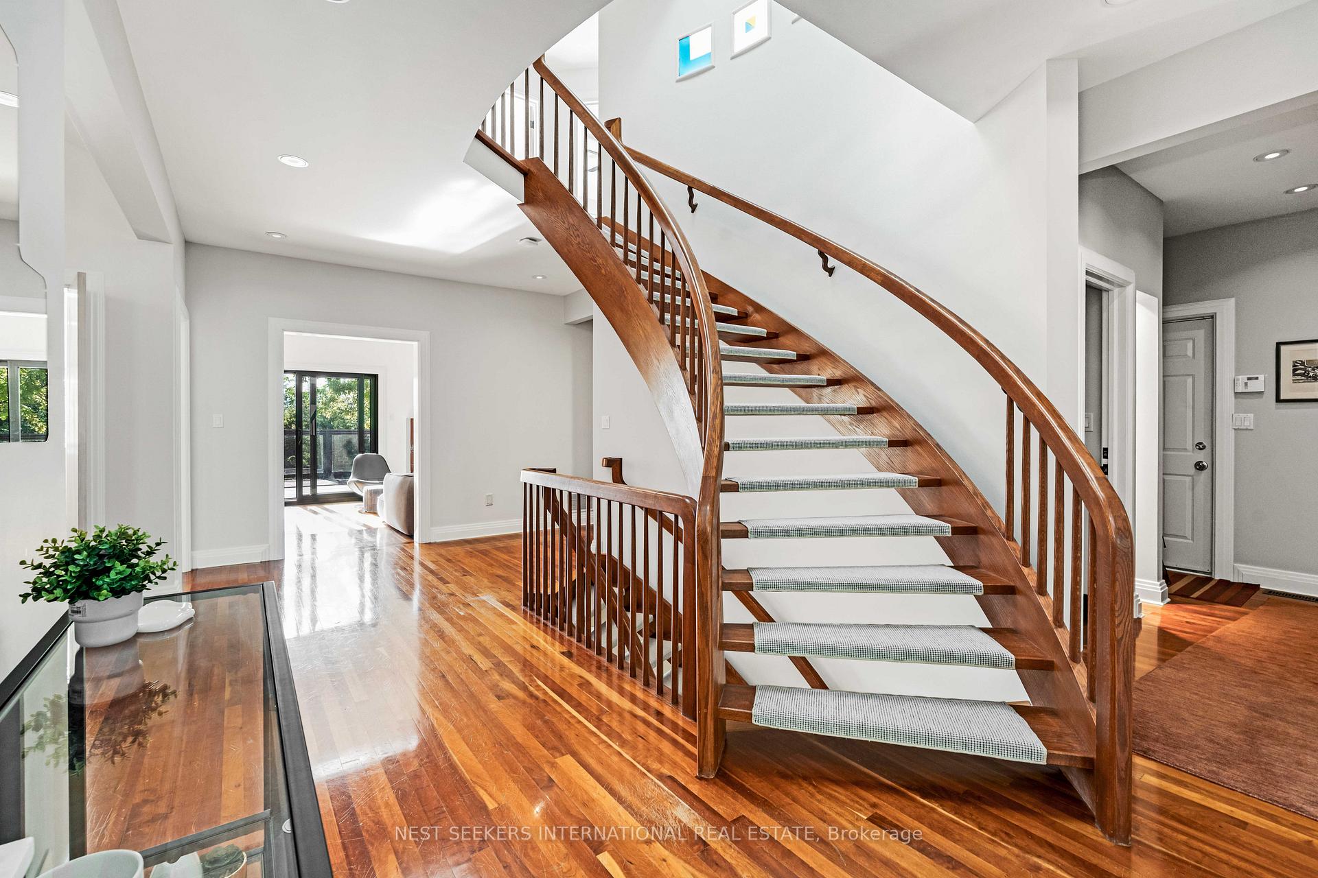 Photo 18 of 310 Westridge Drive, Vaughan, Kleinburg — HOMEH