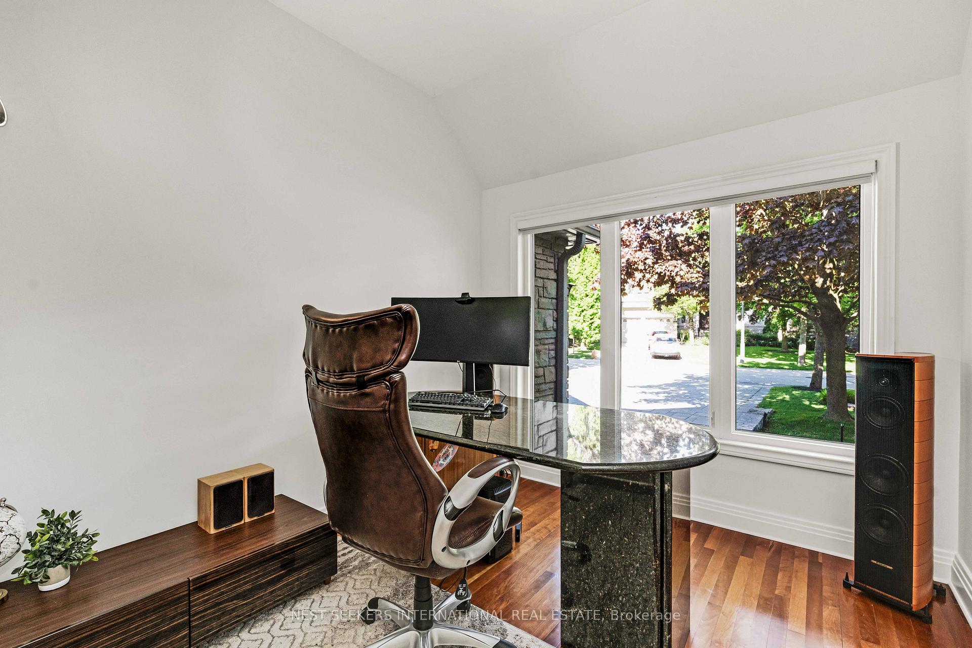Photo 25 of 310 Westridge Drive, Vaughan, Kleinburg — HOMEH