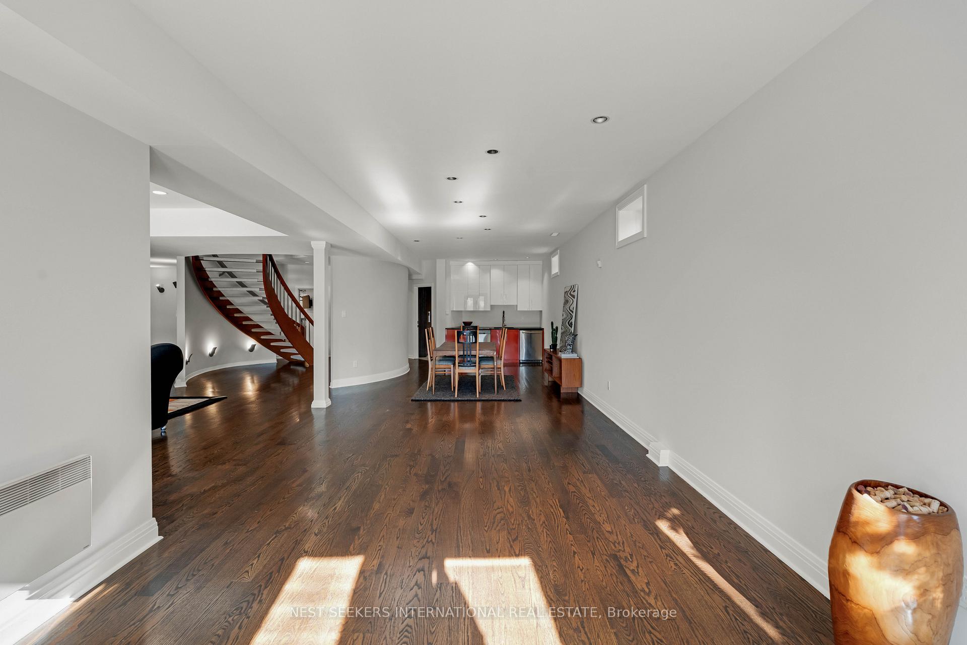 Photo 17 of 310 Westridge Drive, Vaughan, Kleinburg — HOMEH