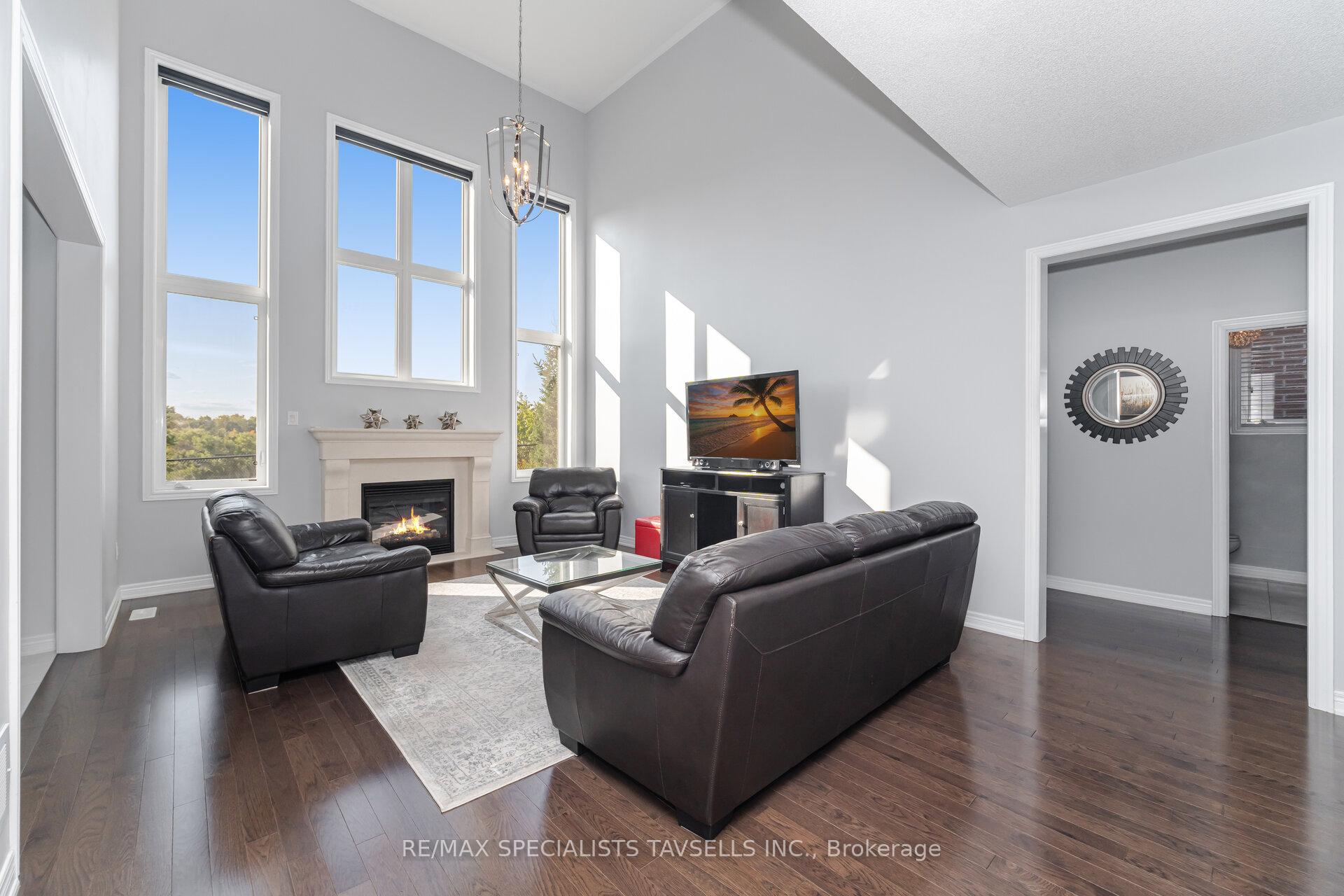 Photo 5 of 44 Gentle Fox Drive, Caledon, Rural Caledon — HOMEH