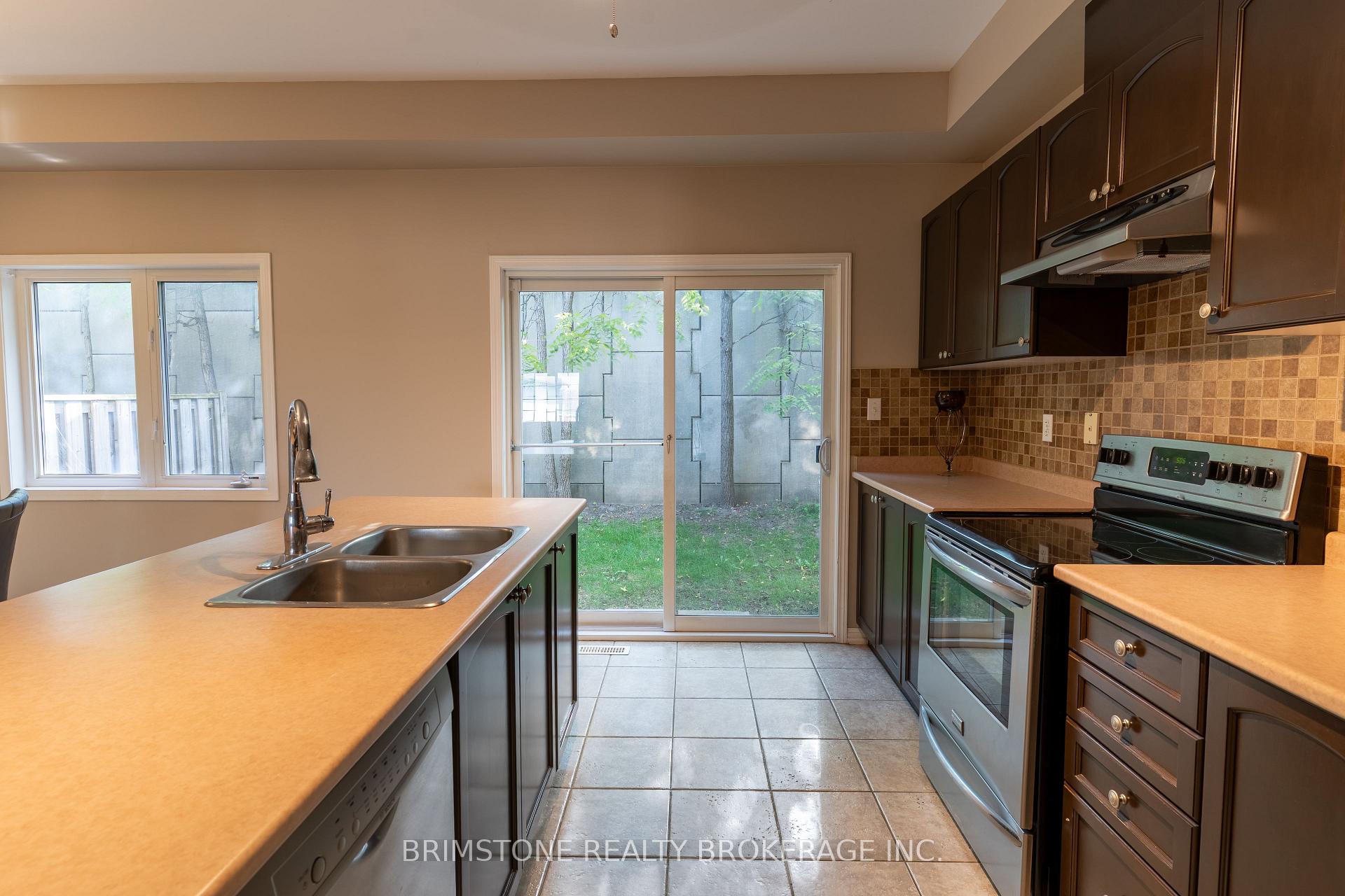 Photo 11 of Unit 9, 175 Stanley Street, Barrie, East Bayfield — HOMEH