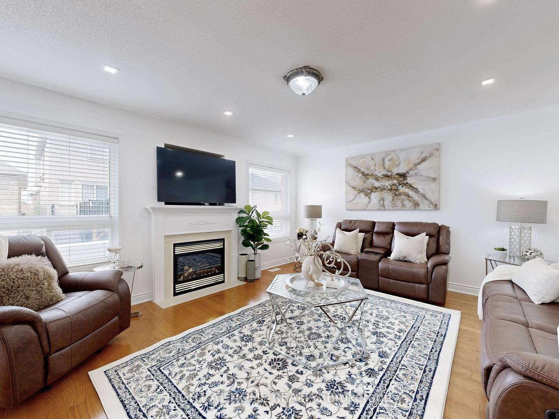 Photo 5 of 65 Styles Crescent, Ajax, Northeast Ajax — HOMEH