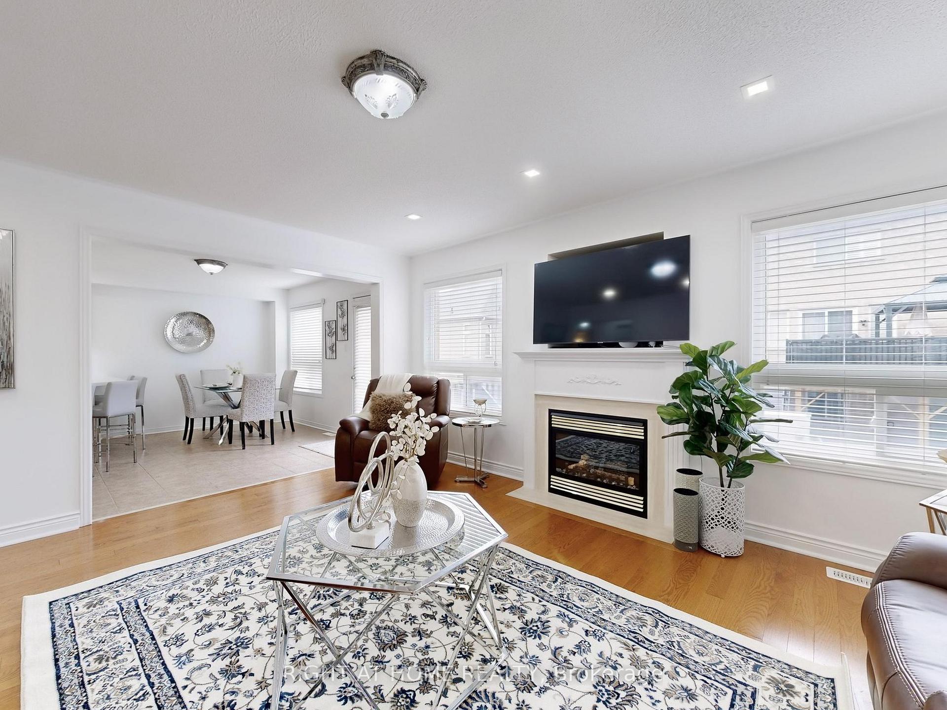 Photo 10 of 65 Styles Crescent, Ajax, Northeast Ajax — HOMEH
