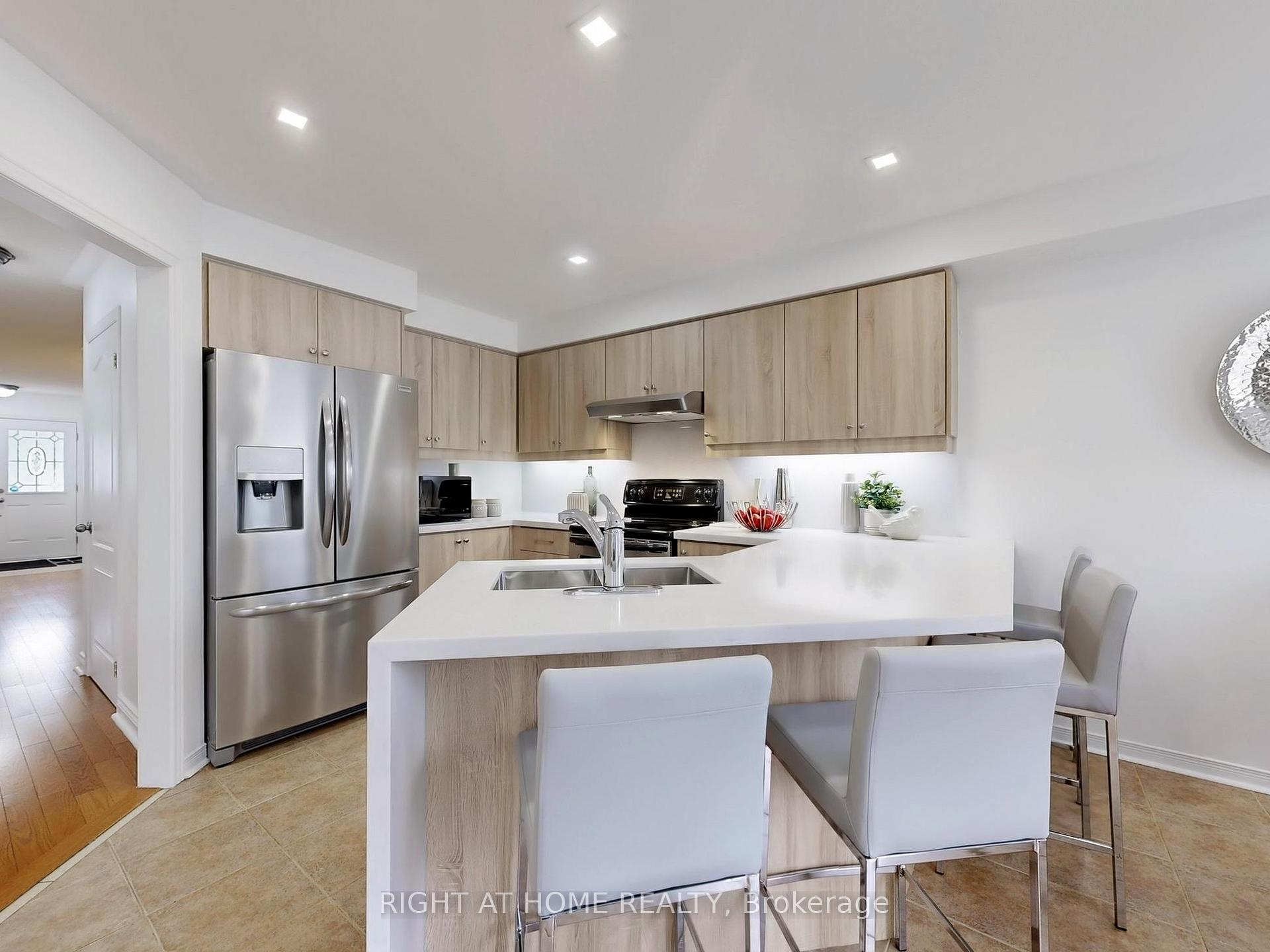 Photo 11 of 65 Styles Crescent, Ajax, Northeast Ajax — HOMEH