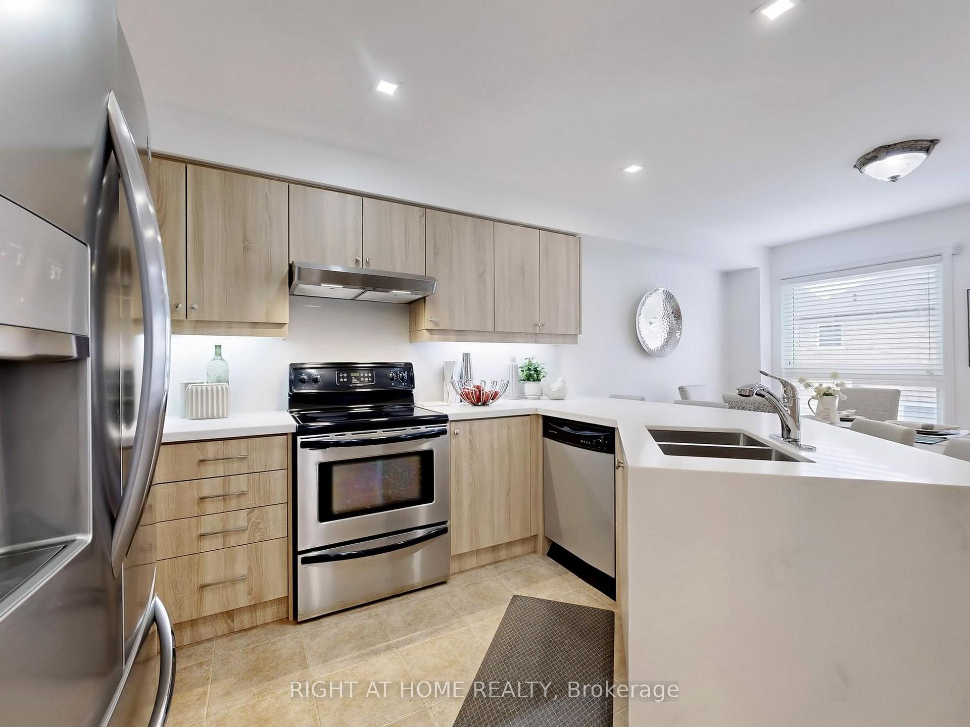 Photo 7 of 65 Styles Crescent, Ajax, Northeast Ajax — HOMEH