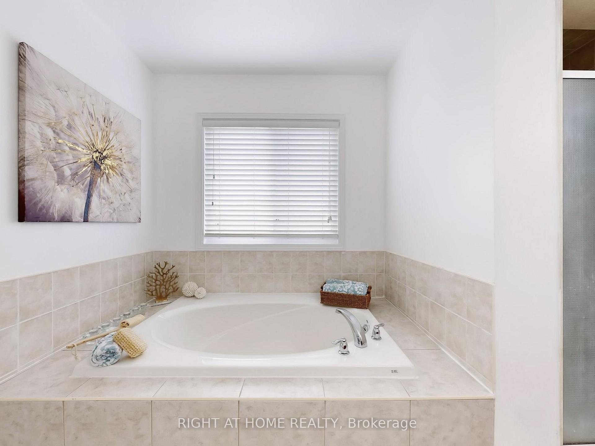 Photo 16 of 65 Styles Crescent, Ajax, Northeast Ajax — HOMEH