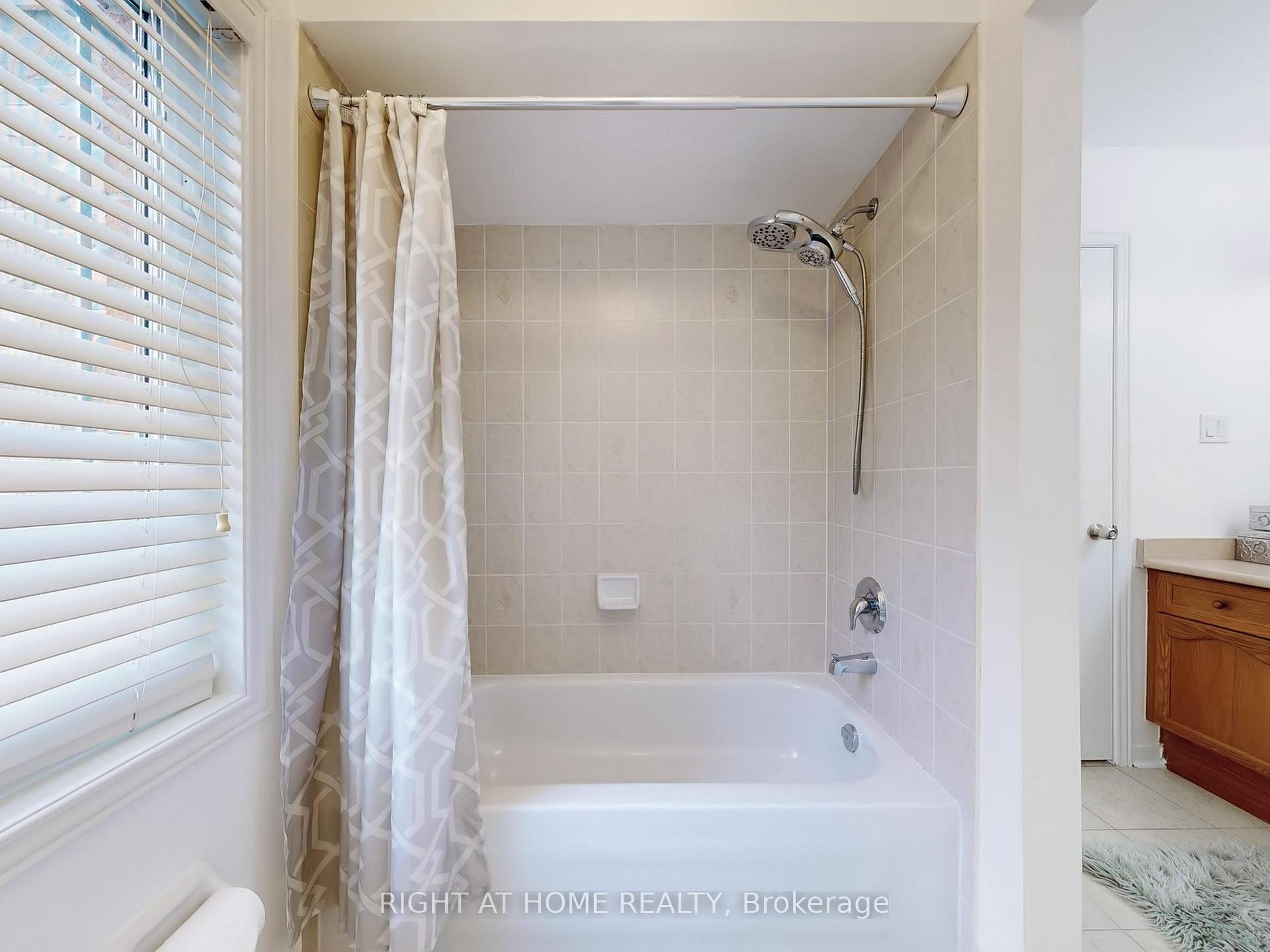 Photo 39 of 65 Styles Crescent, Ajax, Northeast Ajax — HOMEH